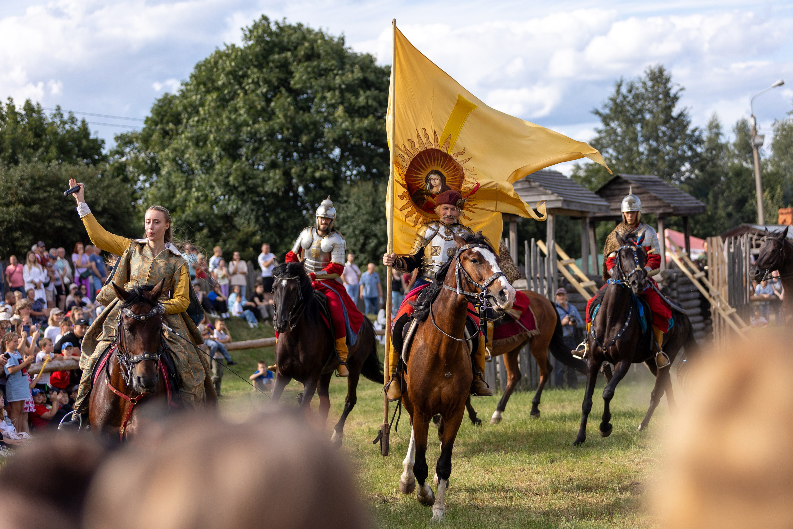 Рыцарский фест. Мстиславль. Профессиональный интерьерный и репортажный фотограф Минск и РБ. Максим Орлов