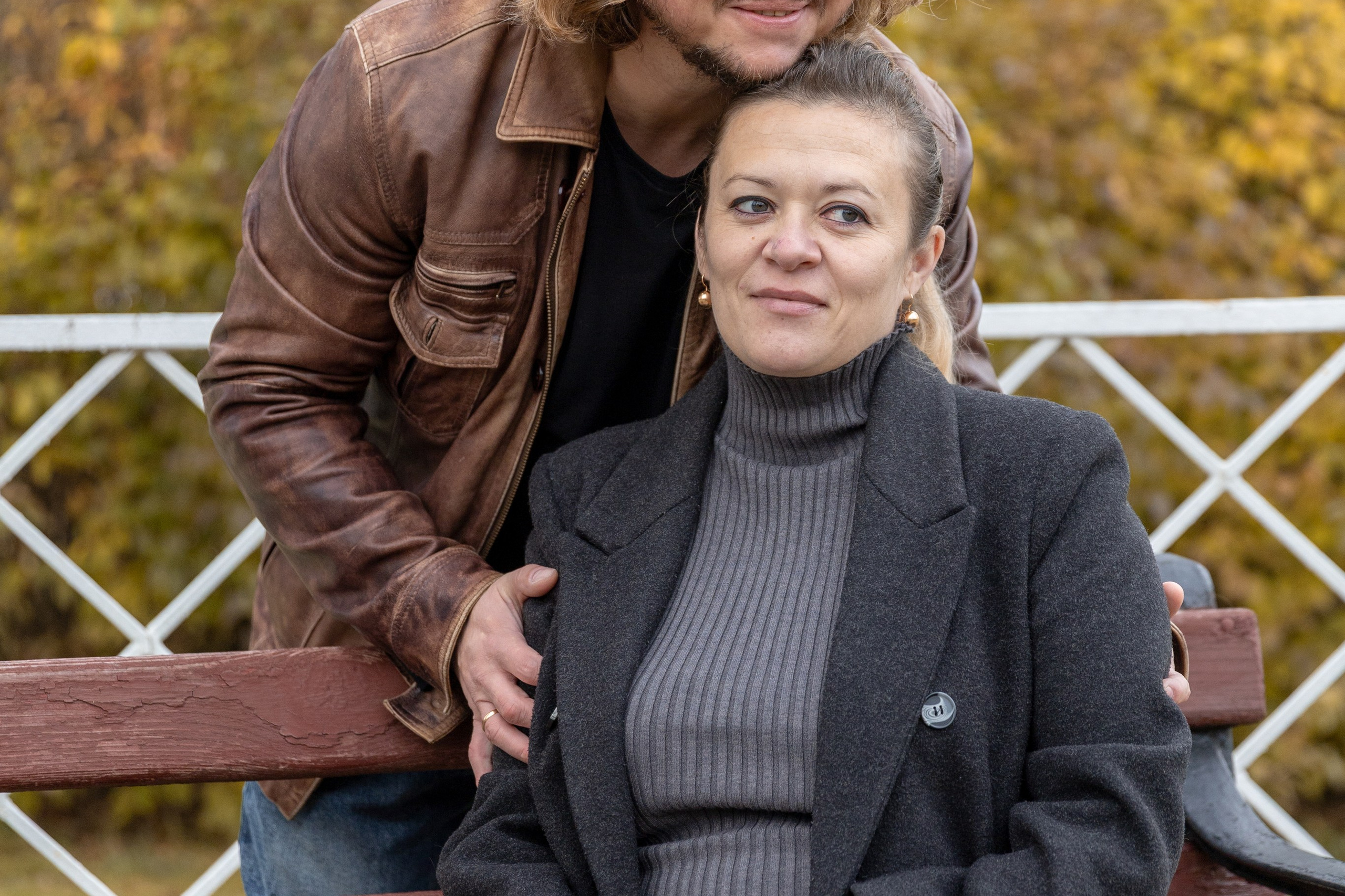 Олег и Марина. В ожидании. Фотосъемка в парке. Профессиональный интерьерный и репортажный фотограф Минск и РБ. Максим Орлов