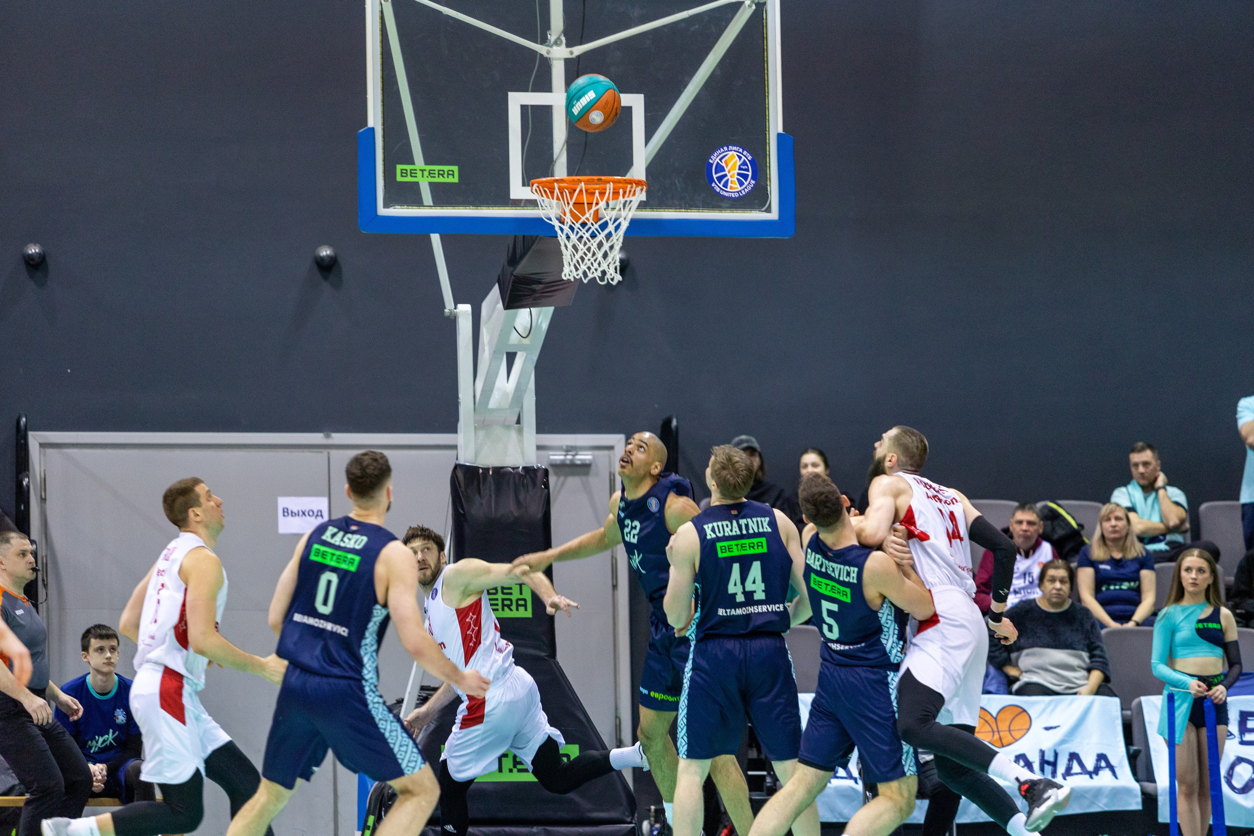 Баскетбол. Минск — MBA. 09.03.2024. Профессиональный интерьерный и репортажный фотограф Минск и РБ. Максим Орлов