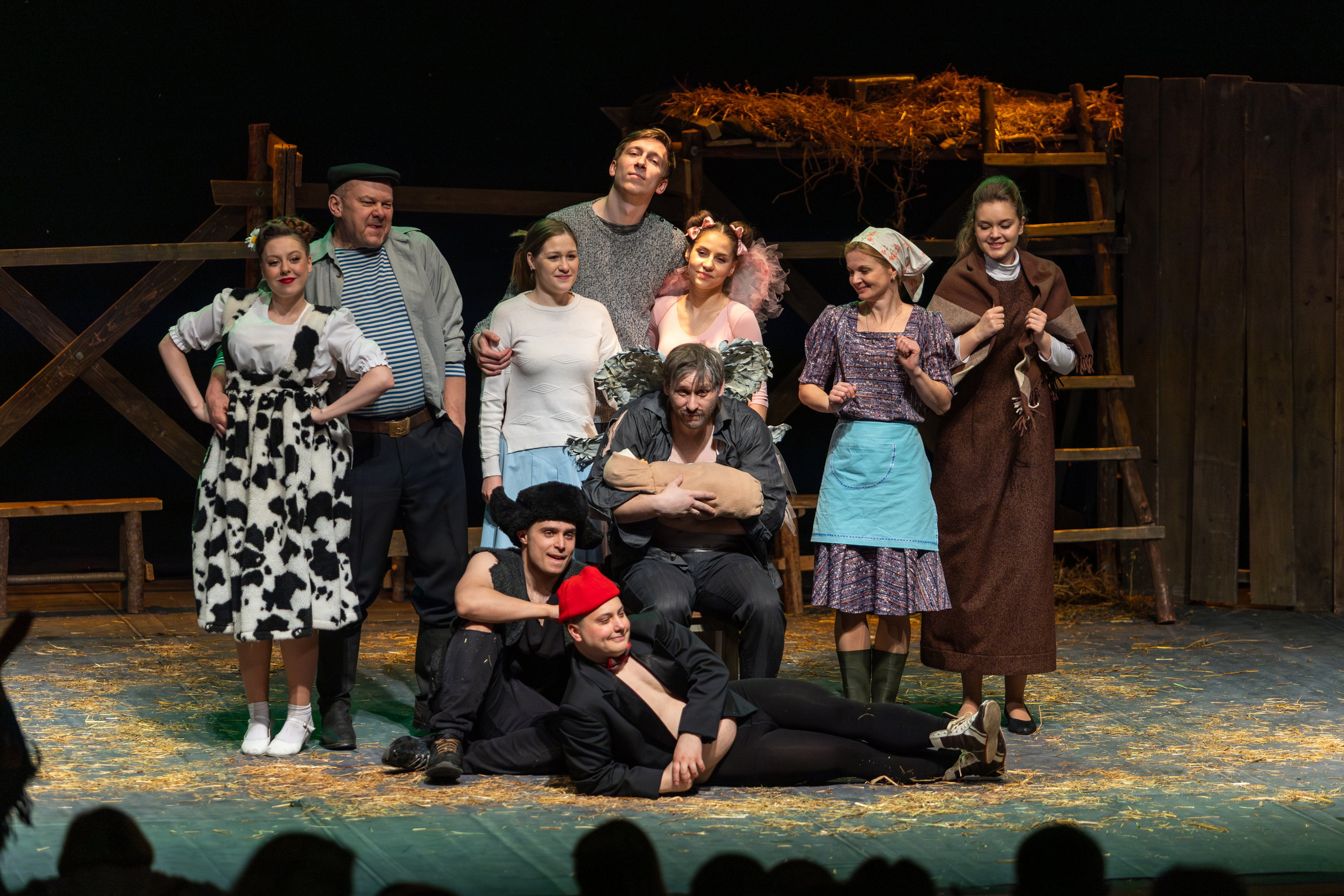 Театр белорусской армии «Очень простая история». Профессиональный интерьерный и репортажный фотограф Минск и РБ. Максим Орлов