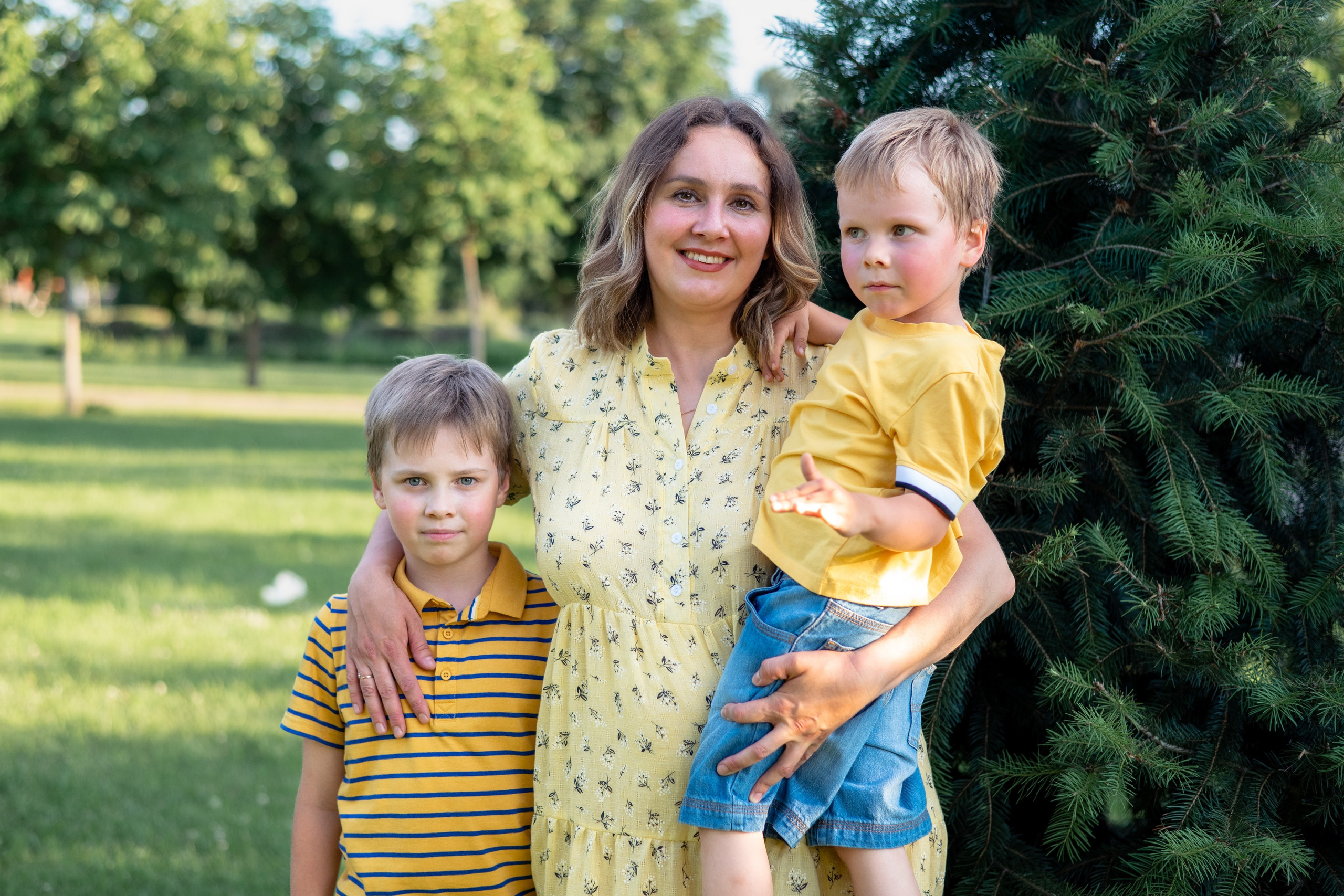 Максим, Алеся и их дети (Кирим, Федя и Зоя). Профессиональный интерьерный и репортажный фотограф Минск и РБ. Максим Орлов