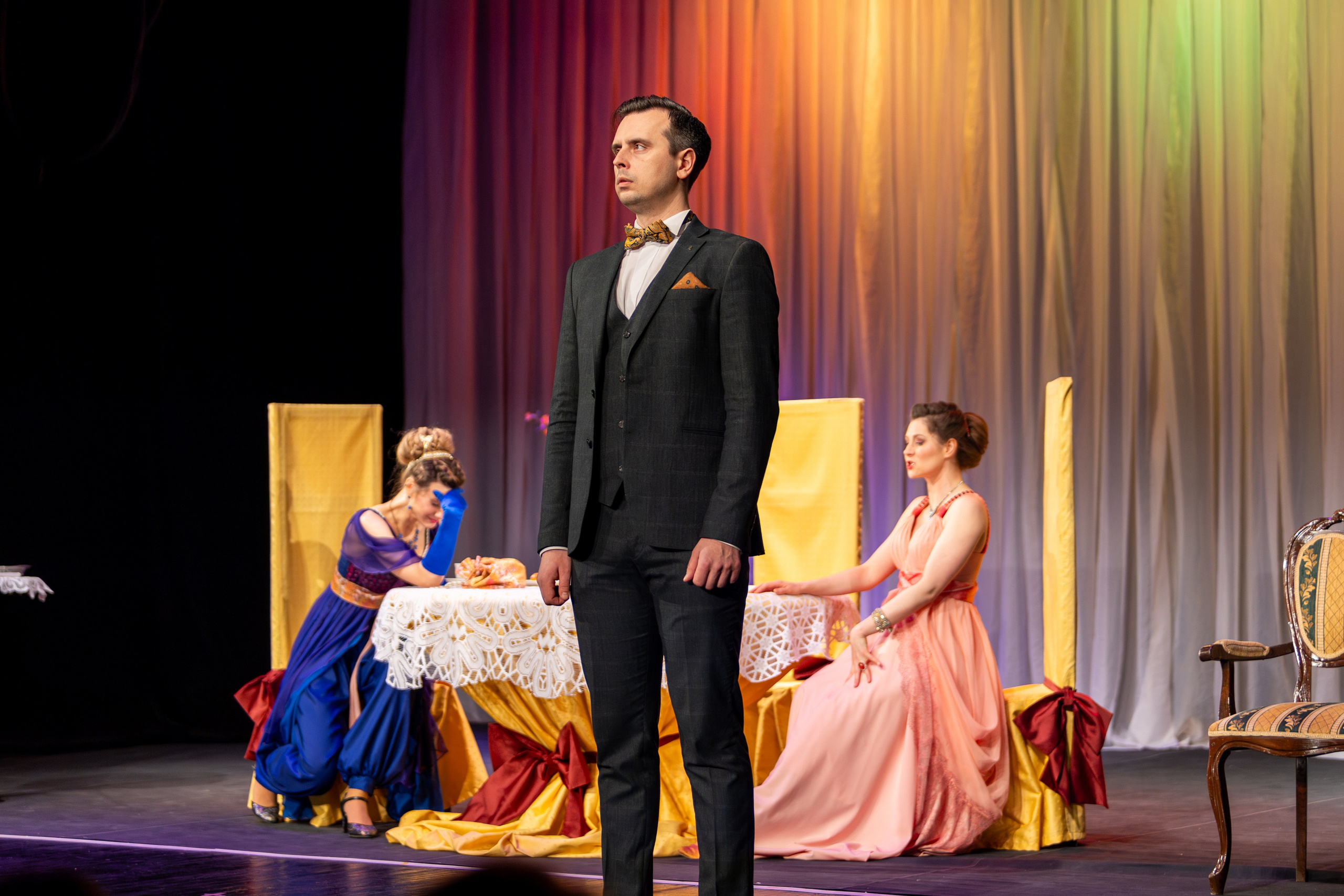 Новый театр «Как важно быть серьезным». Профессиональный интерьерный и репортажный фотограф Минск и РБ. Максим Орлов