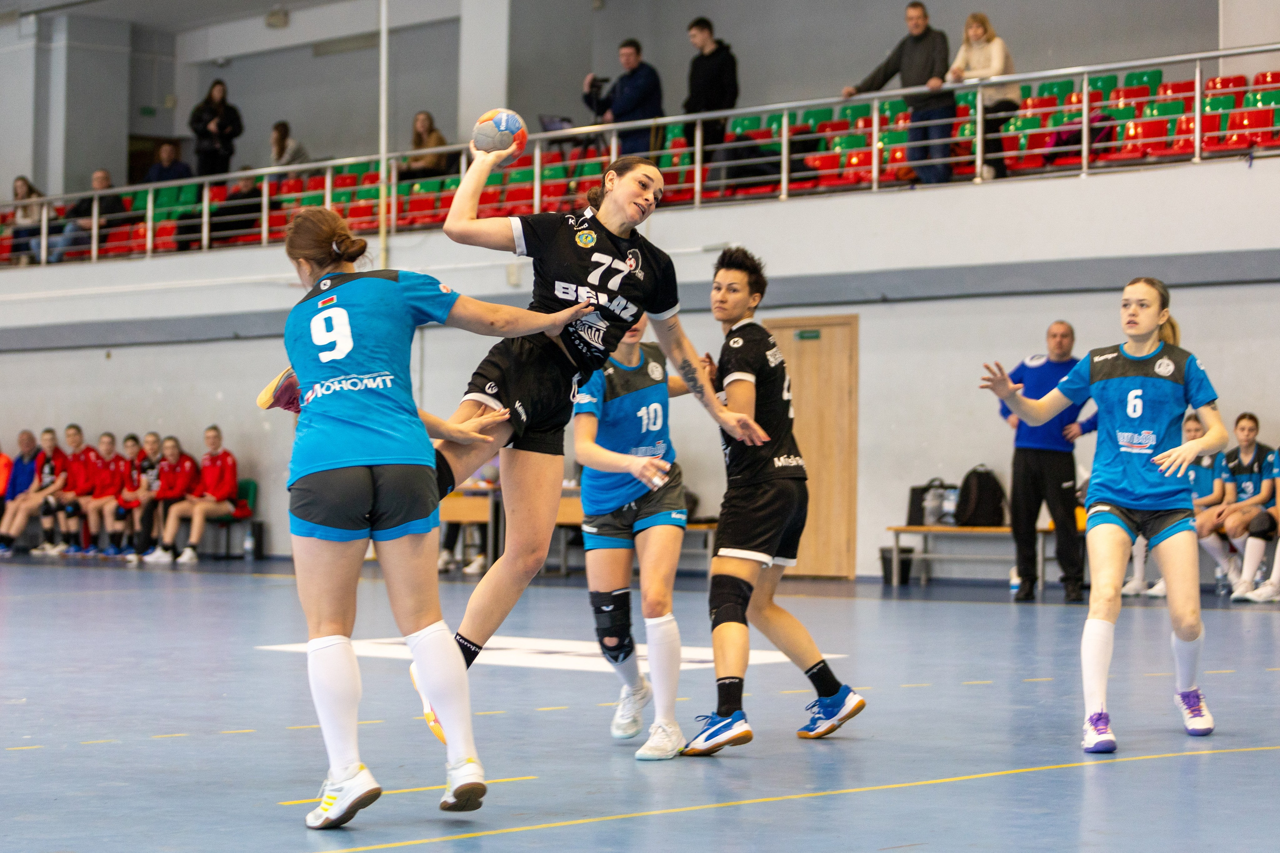 Гандбол. Лучшие кадры. БНТУ — Витебчанка. Профессиональный интерьерный и репортажный фотограф Минск и РБ. Максим Орлов