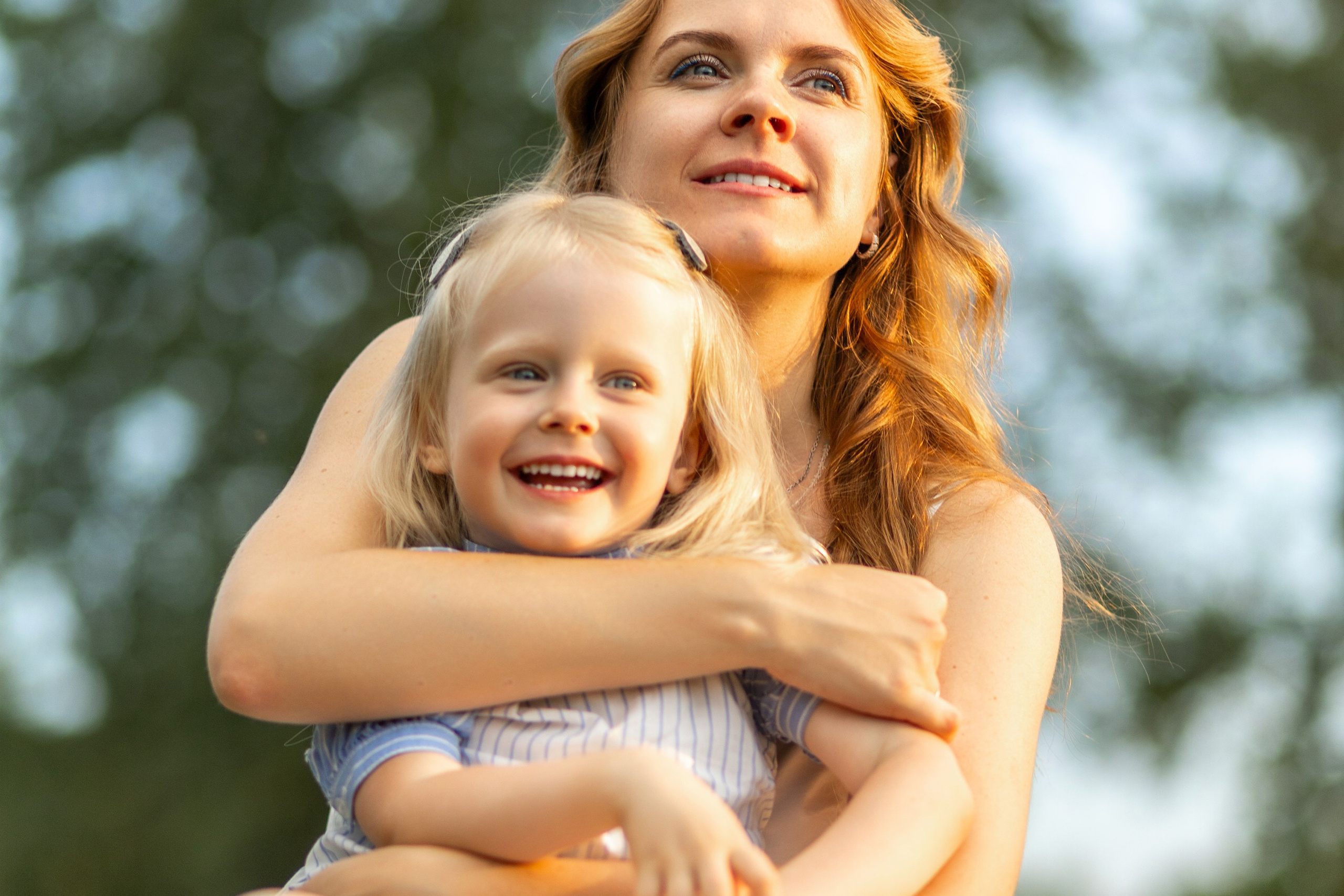 Стеша с мамой. Профессиональный интерьерный и репортажный фотограф Минск и РБ. Максим Орлов