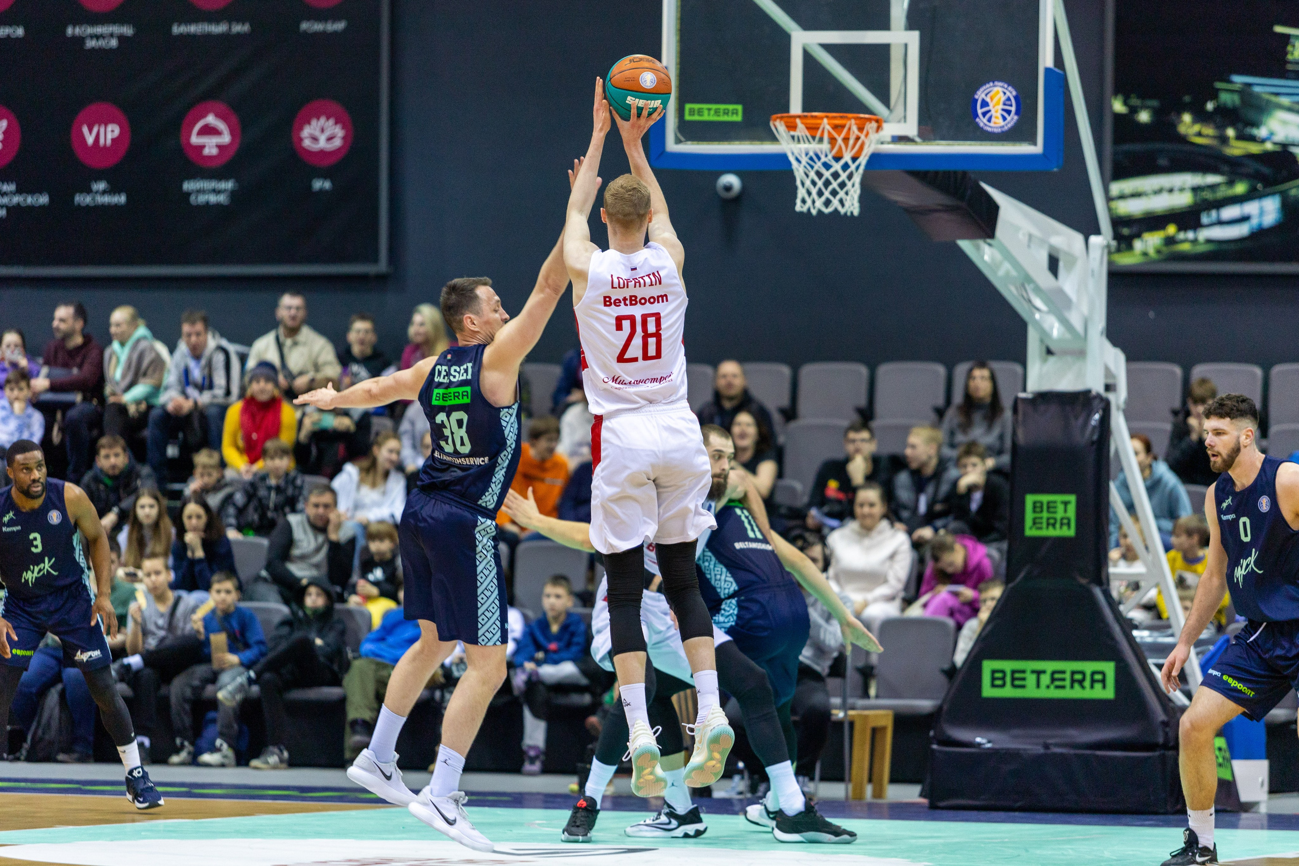 Баскетбол. Минск — MBA. 09.03.2024. Профессиональный интерьерный и репортажный фотограф Минск и РБ. Максим Орлов