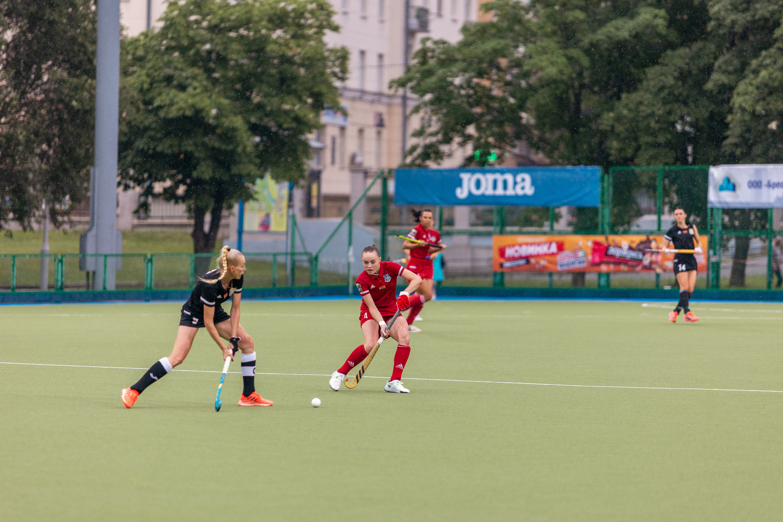 Хоккей на траве. Девушки. ХК Минск — ХК Виктория (Смолевичи) 10.06.2024. Профессиональный интерьерный и репортажный фотограф Минск и РБ. Максим Орлов