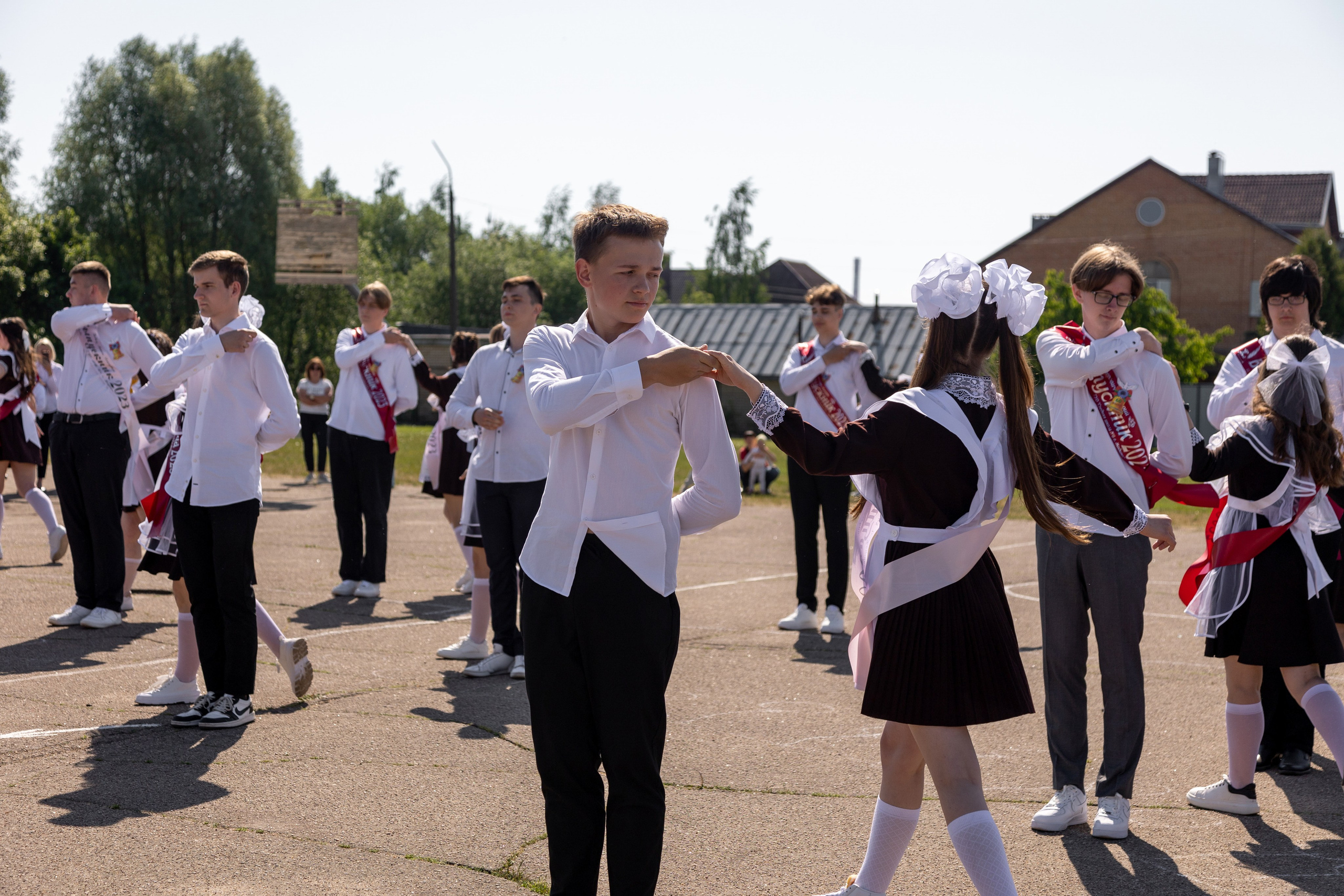 Выпускной в Жодино 2023. Профессиональный интерьерный и репортажный фотограф Минск и РБ. Максим Орлов