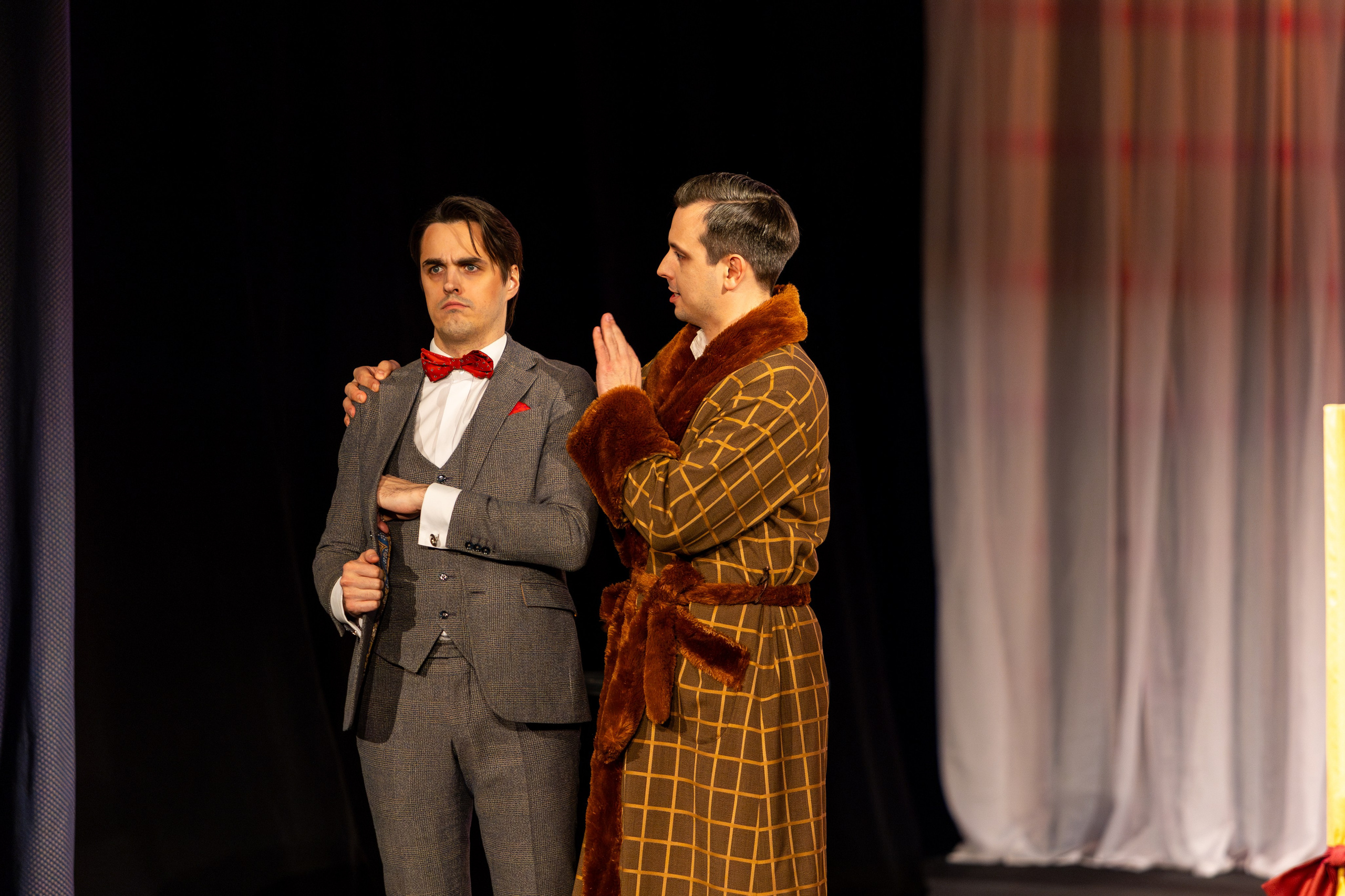 Новый театр «Как важно быть серьезным». Профессиональный интерьерный и репортажный фотограф Минск и РБ. Максим Орлов