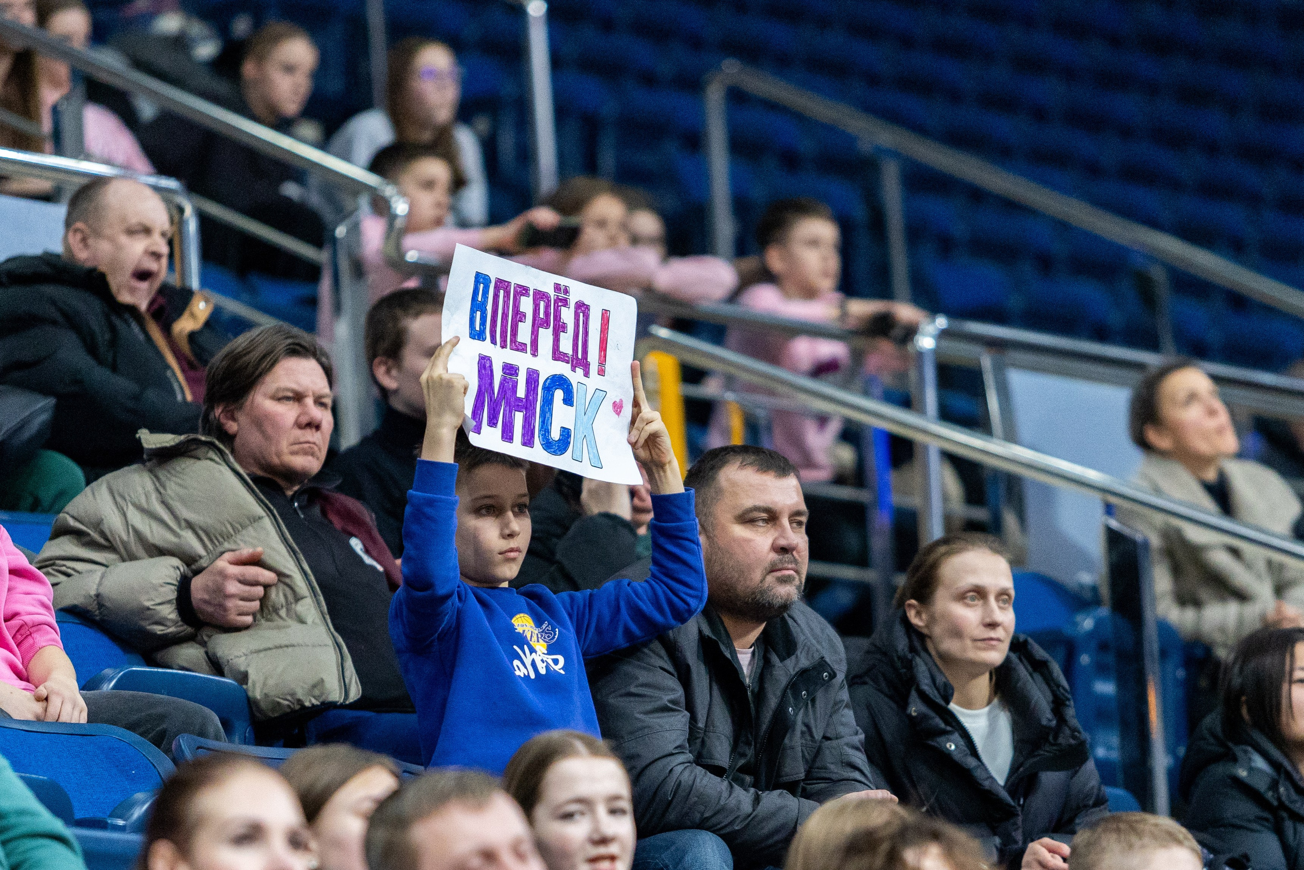 Баскетбол. Лучшие кадры. Минск — Уралмаш 13.02.2024. Профессиональный интерьерный и репортажный фотограф Минск и РБ. Максим Орлов