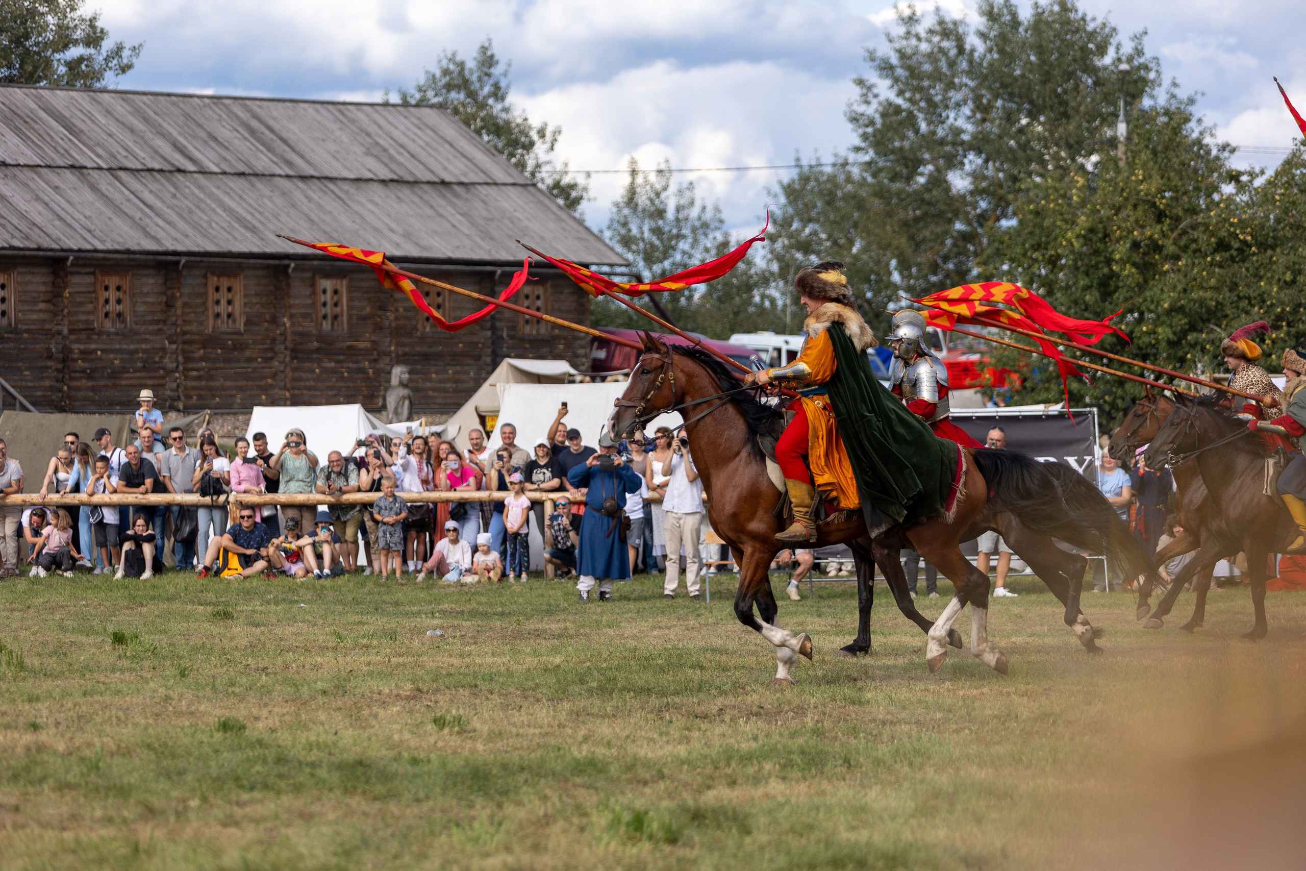 Рыцарский фест. Мстиславль. Профессиональный интерьерный и репортажный фотограф Минск и РБ. Максим Орлов