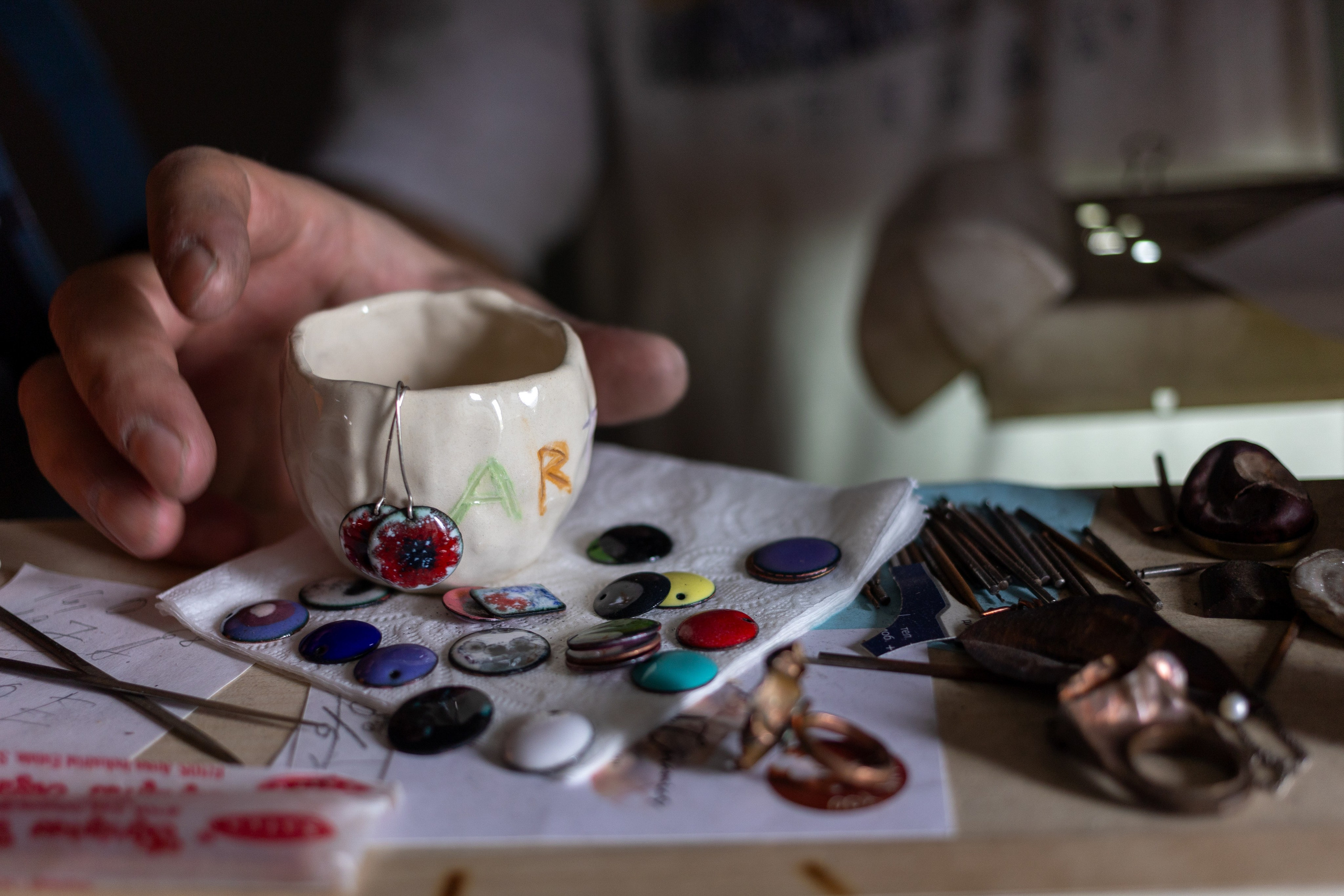 В ювелирной мастерской Артура Николаевича. Профессиональный интерьерный и репортажный фотограф Минск и РБ. Максим Орлов