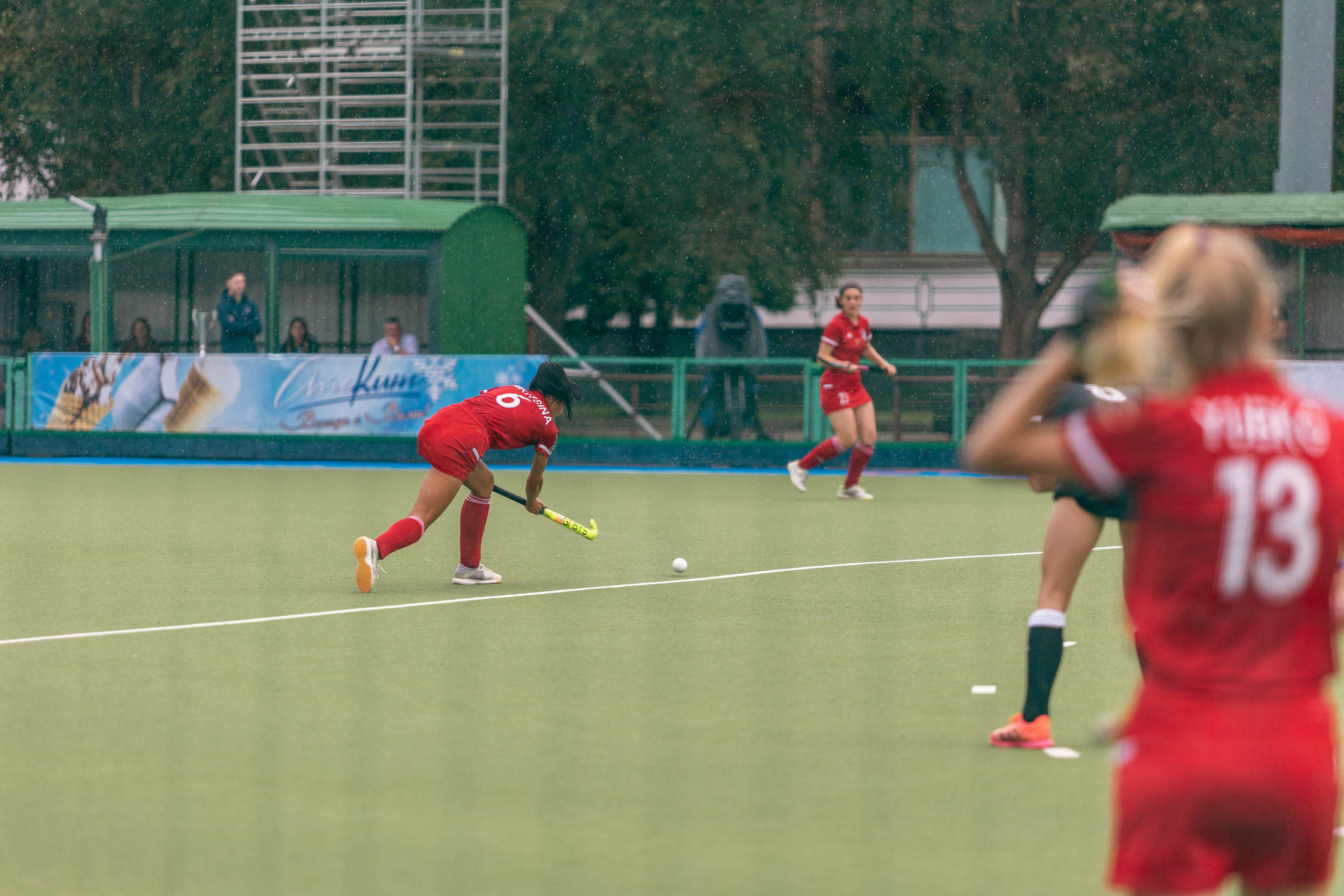 Хоккей на траве. Девушки. ХК Минск — ХК Виктория (Смолевичи) 10.06.2024. Профессиональный интерьерный и репортажный фотограф Минск и РБ. Максим Орлов