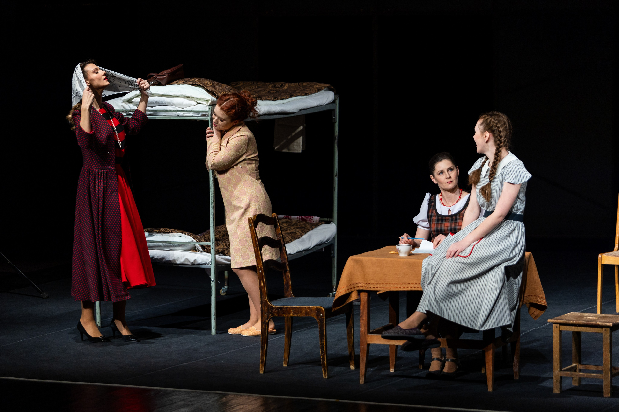 Новый театр «Фабричная девчонка». Профессиональный интерьерный и репортажный фотограф Минск и РБ. Максим Орлов