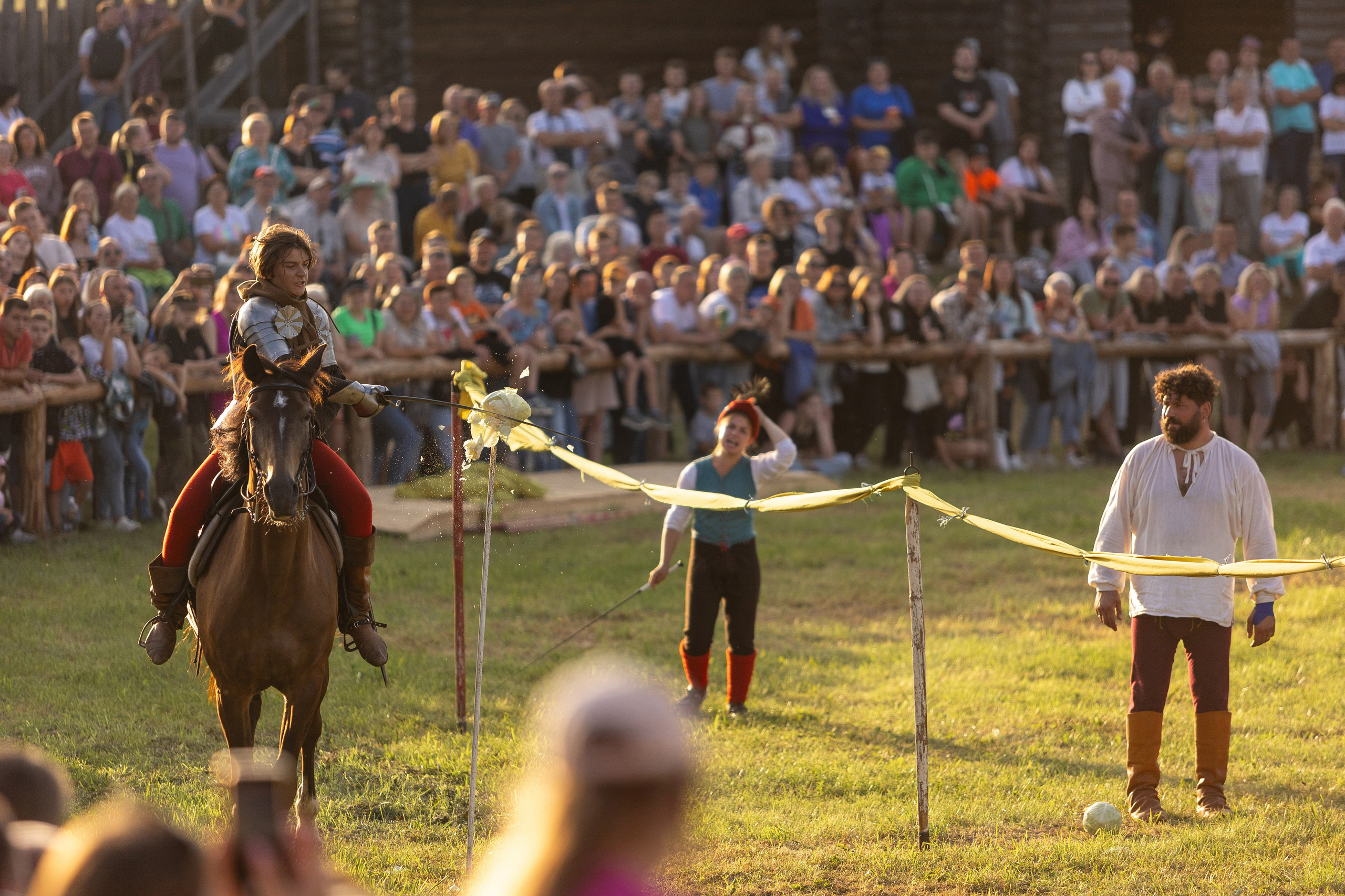 Рыцарский фест. Мстиславль. Профессиональный интерьерный и репортажный фотограф Минск и РБ. Максим Орлов