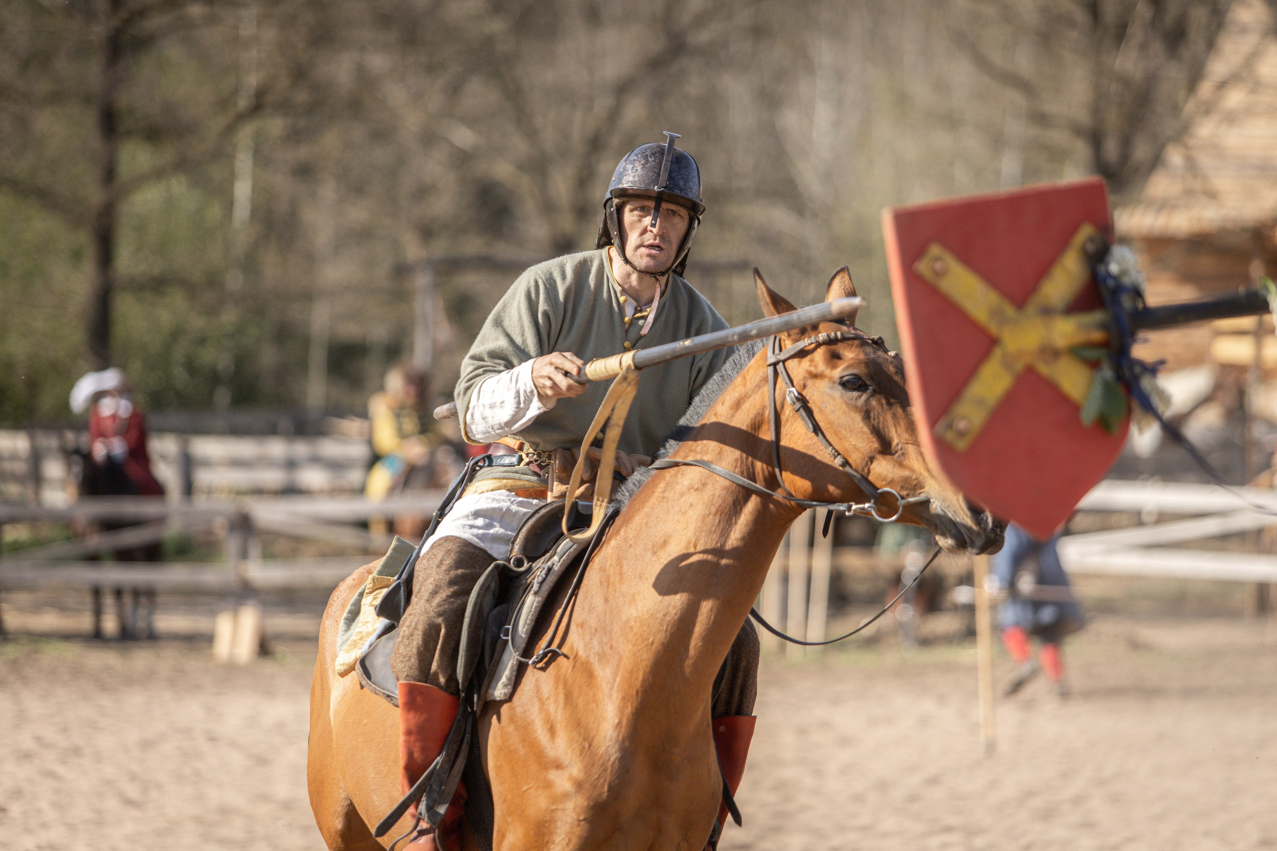 Золотая Шпора. Огнем и Мечем. День первый. Рыцарский турнир. Профессиональный интерьерный и репортажный фотограф Минск и РБ. Максим Орлов