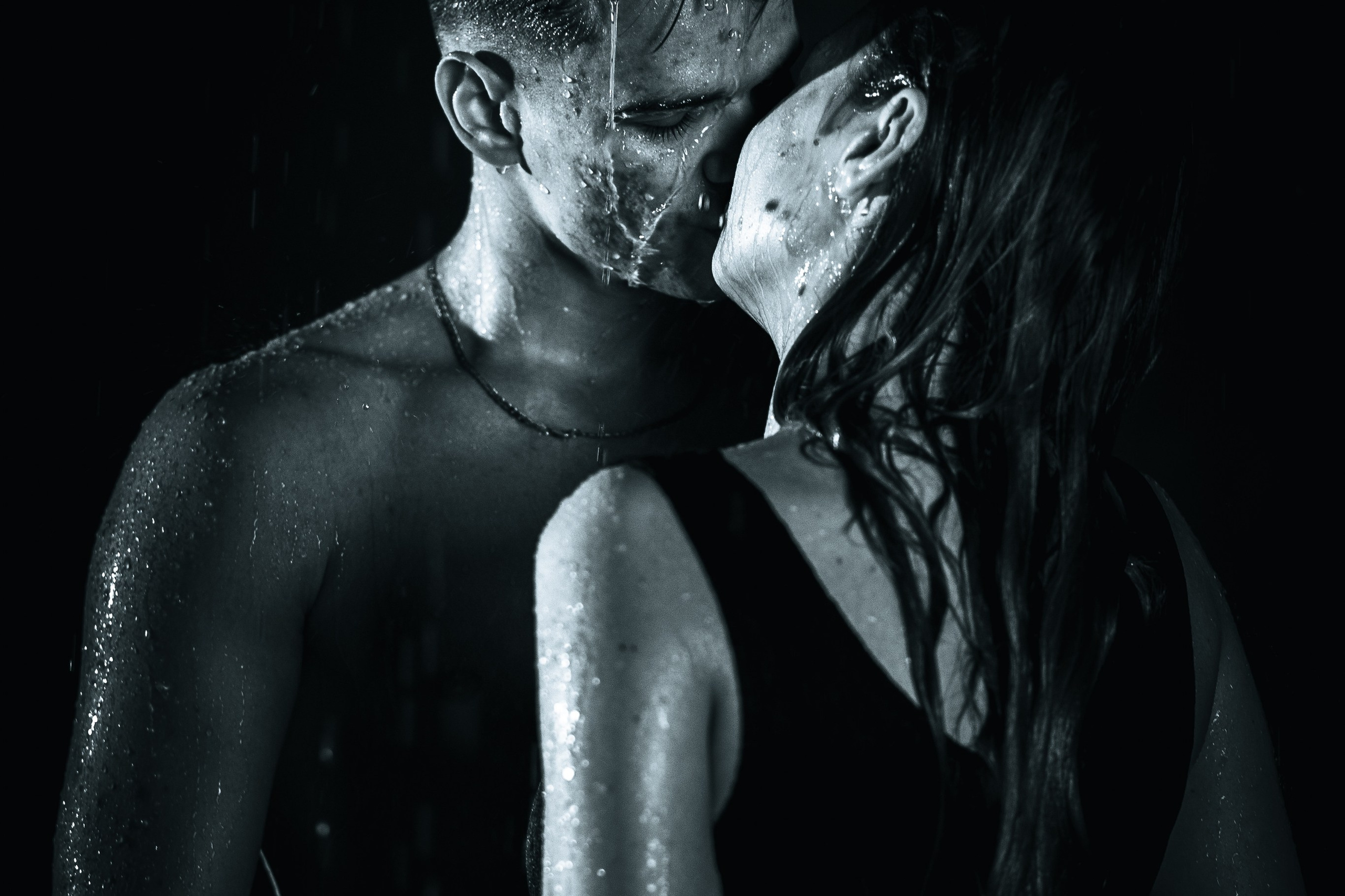 Лав стори в душе двух влюбленных. Профессиональный интерьерный и репортажный фотограф Минск и РБ. Максим Орлов