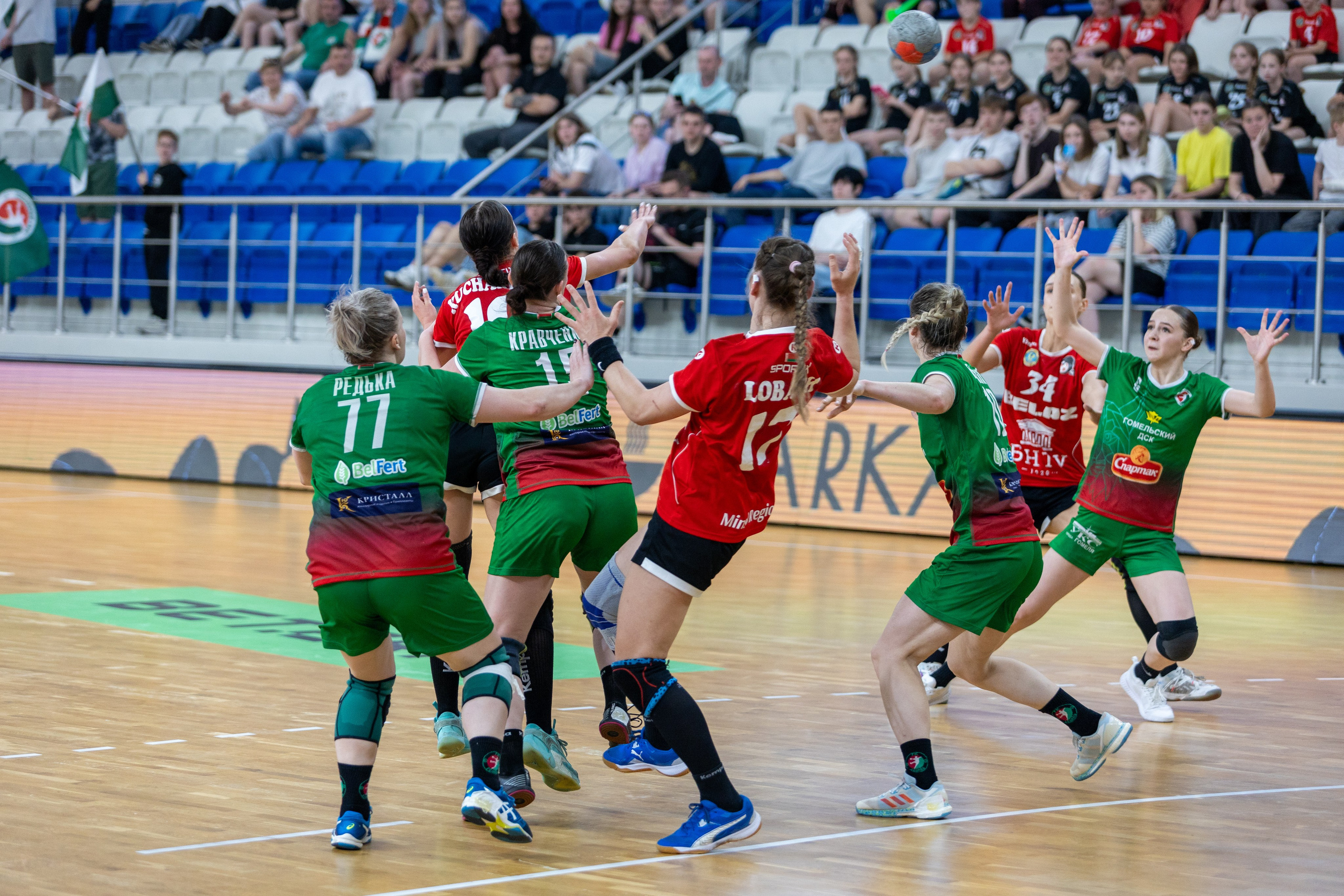 Гандбол. Финал. БНТУ — Гомель. 25.05.2024. Профессиональный интерьерный и репортажный фотограф Минск и РБ. Максим Орлов