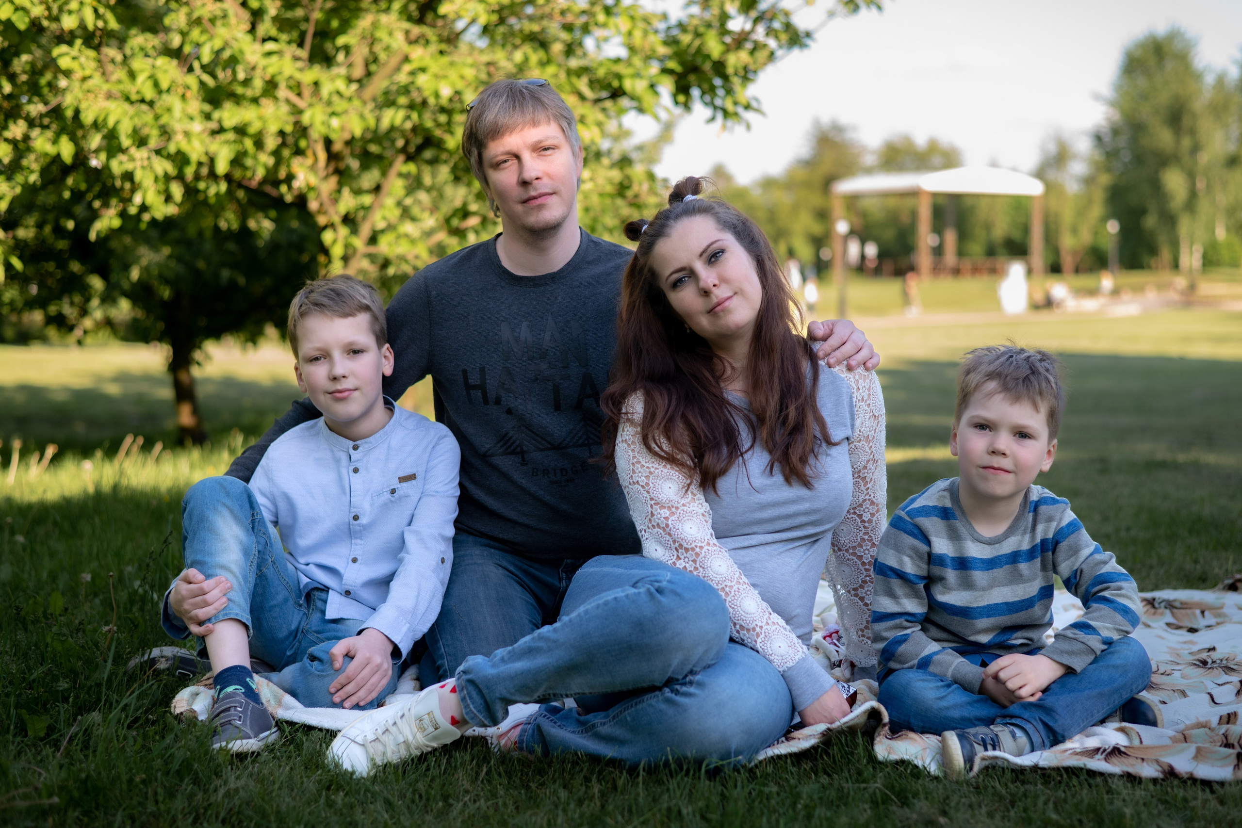 Илья и Аня, а также Кирилл, Андрей и Даша. Профессиональный интерьерный и репортажный фотограф Минск и РБ. Максим Орлов