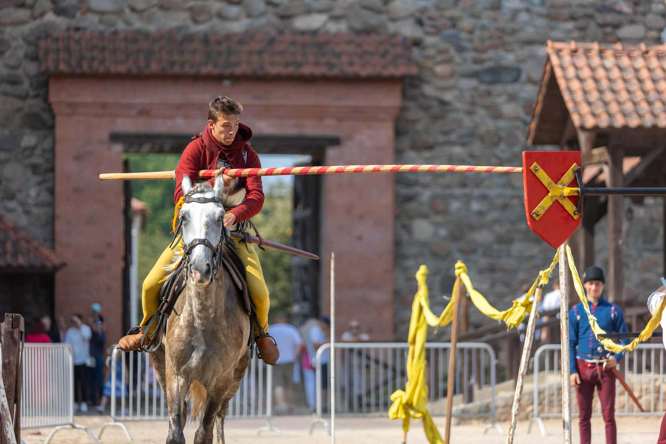 Выступление «Золотой шпоры» на празднике города Лиды. Профессиональный интерьерный и репортажный фотограф Минск и РБ. Максим Орлов