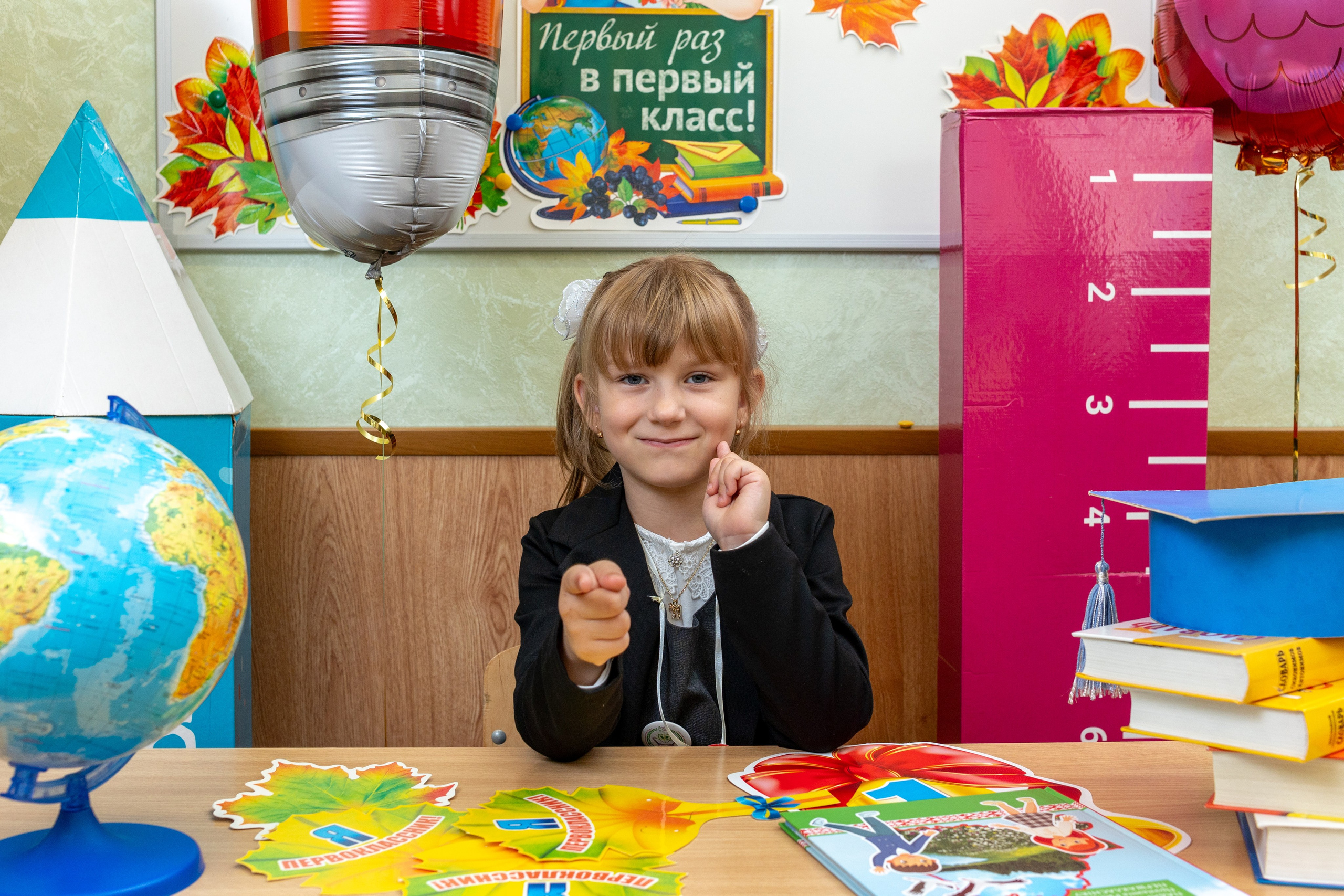 Линейка 1 сентября 2023 г. Профессиональный интерьерный и репортажный фотограф Минск и РБ. Максим Орлов