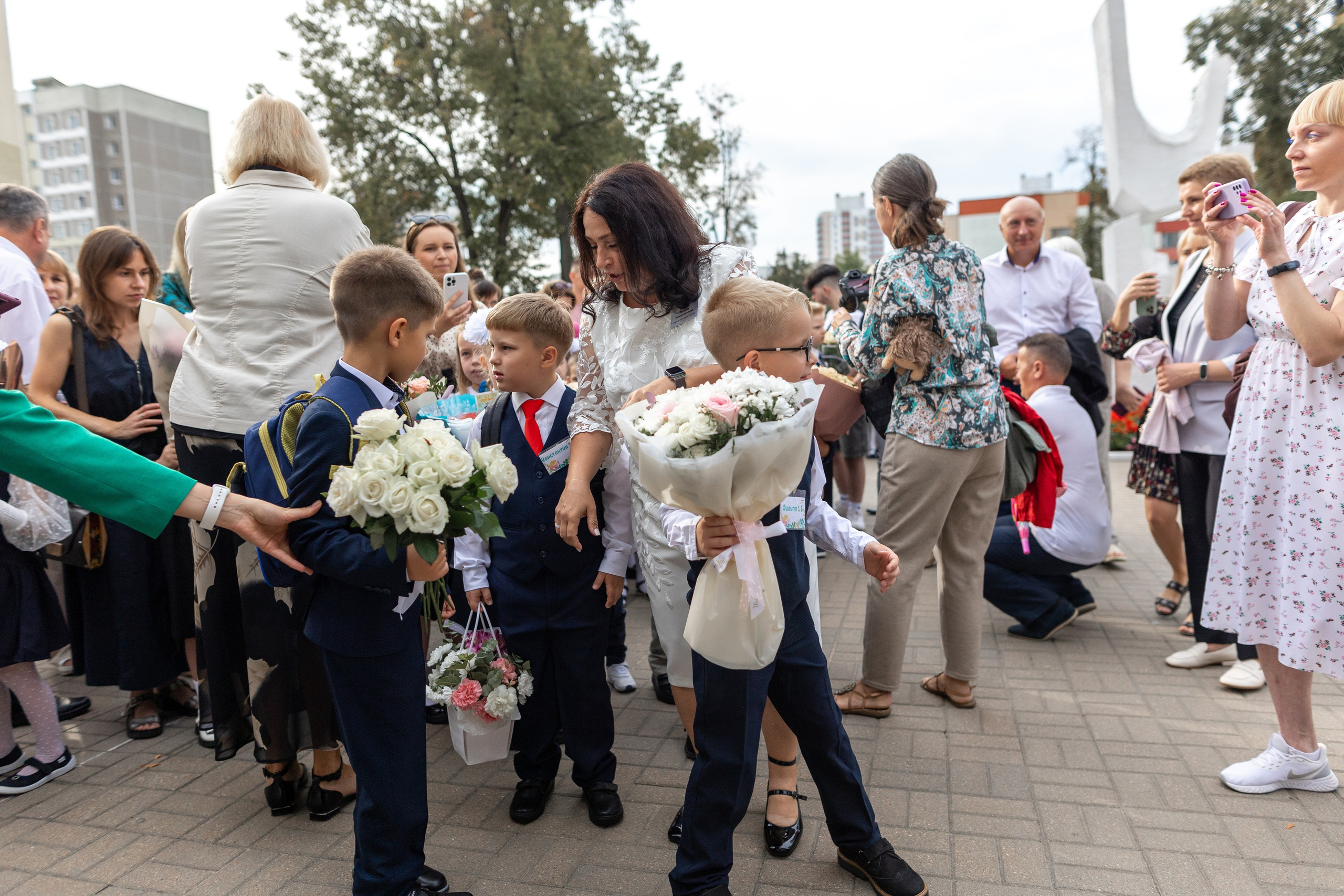 Линейка 1-го сентября. Профессиональный интерьерный и репортажный фотограф Минск и РБ. Максим Орлов