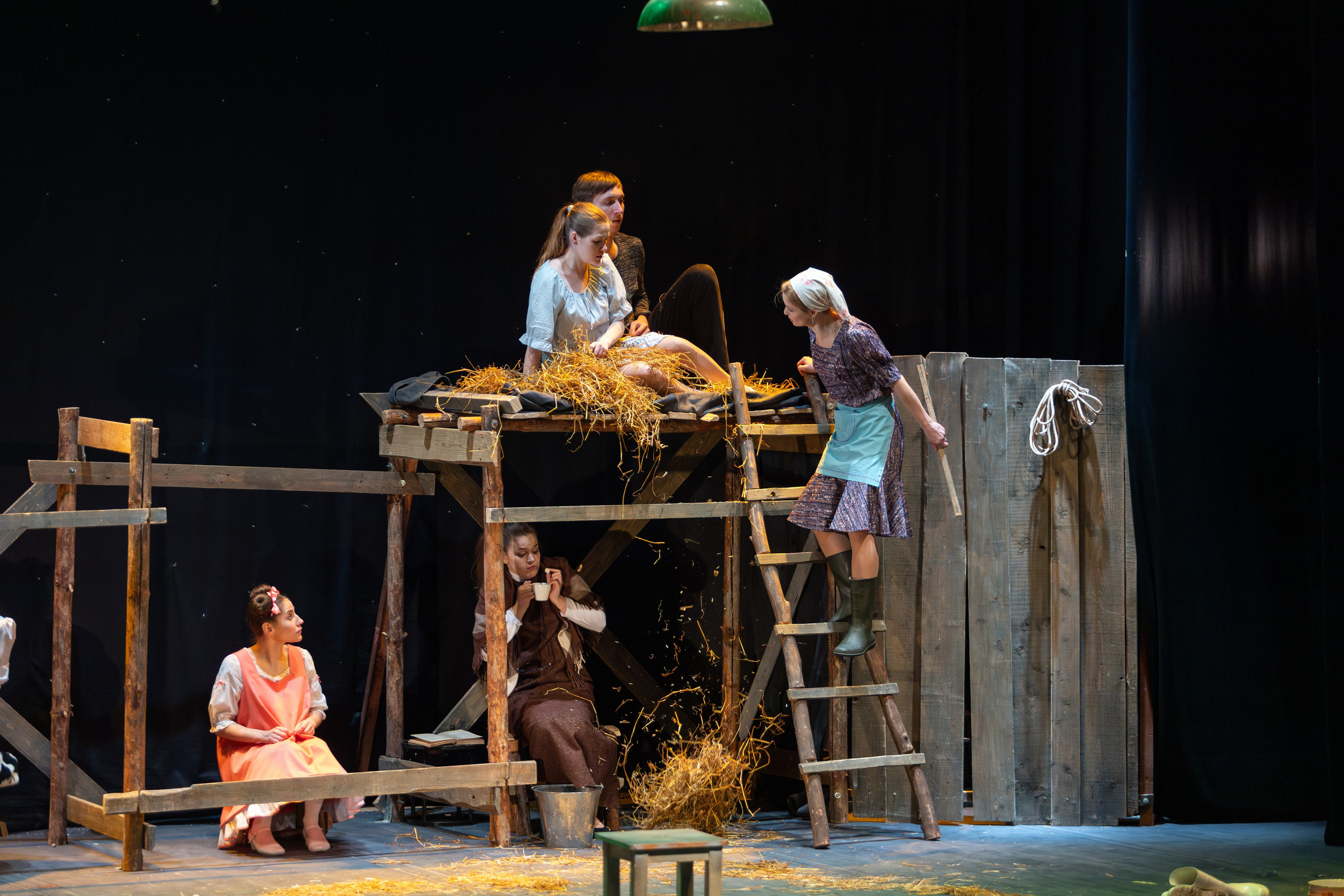 Театр белорусской армии «Очень простая история». Профессиональный интерьерный и репортажный фотограф Минск и РБ. Максим Орлов