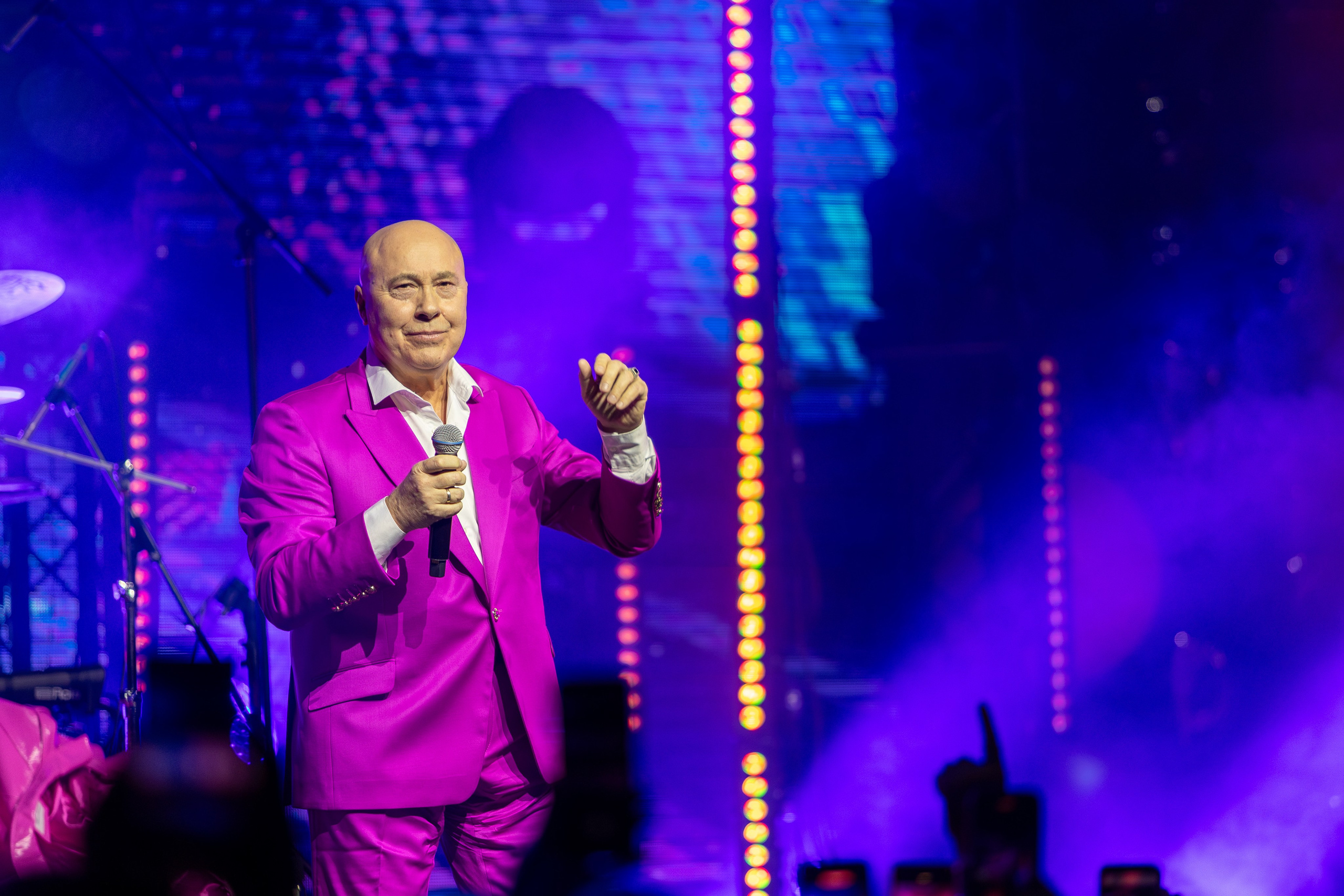 Концерт Насти Кравченко. Профессиональный интерьерный и репортажный фотограф Минск и РБ. Максим Орлов