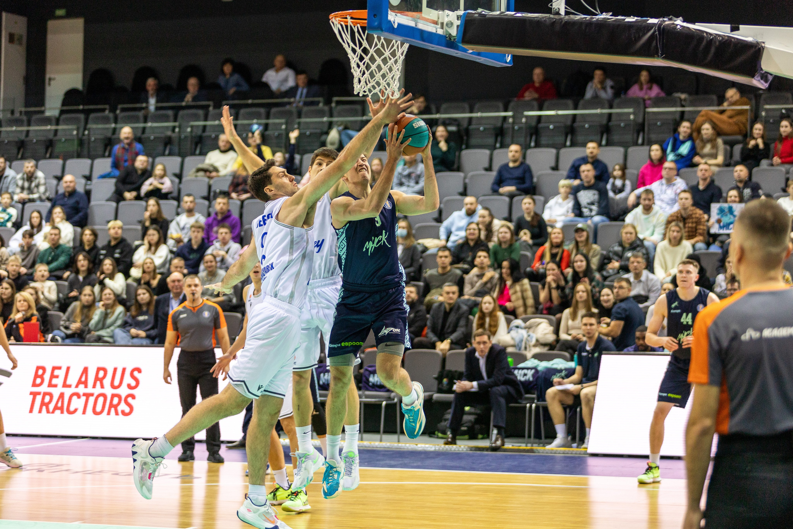 Баскетбол. Лучшие кадры. Минск — Енисей. 11.12.2023. Профессиональный интерьерный и репортажный фотограф Минск и РБ. Максим Орлов