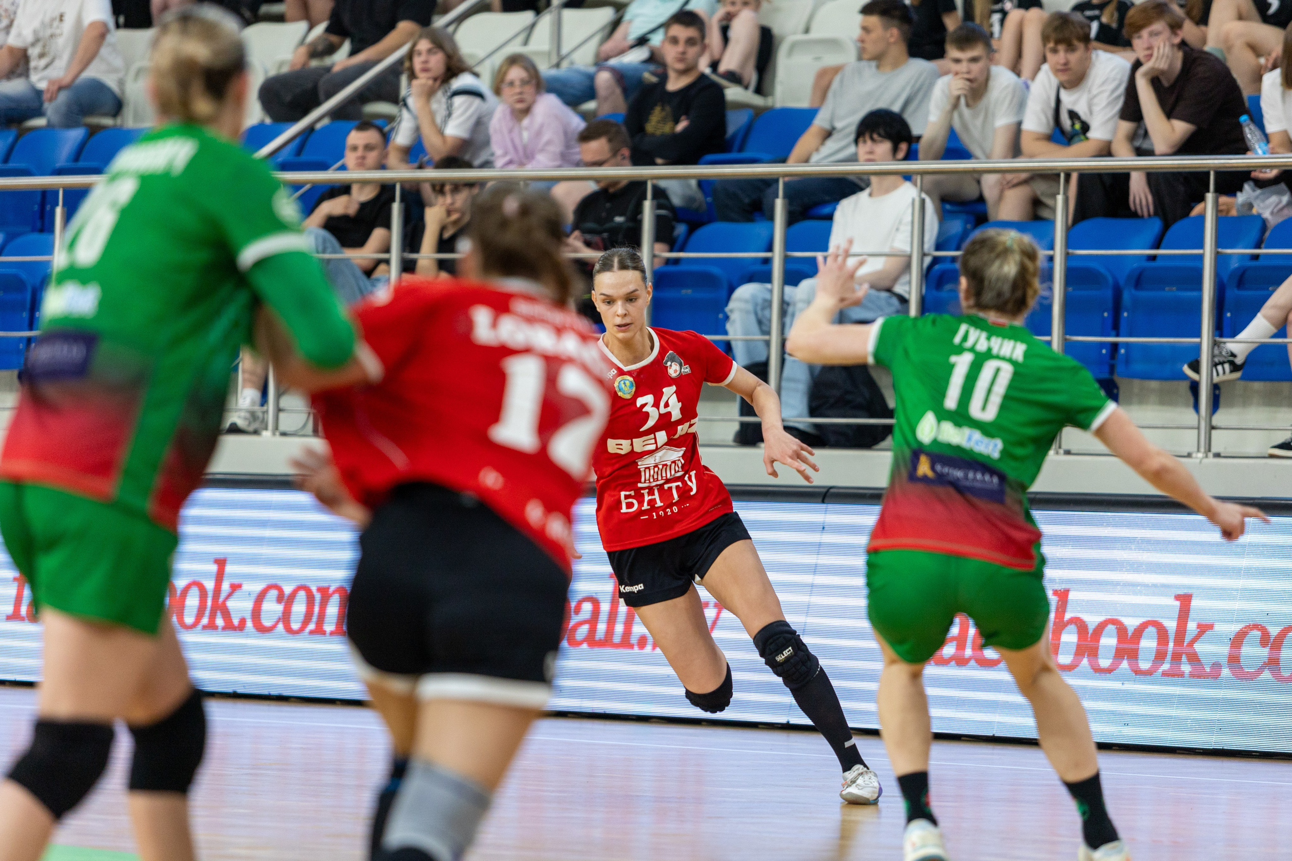 Гандбол. Финал. БНТУ — Гомель. 25.05.2024. Профессиональный интерьерный и репортажный фотограф Минск и РБ. Максим Орлов