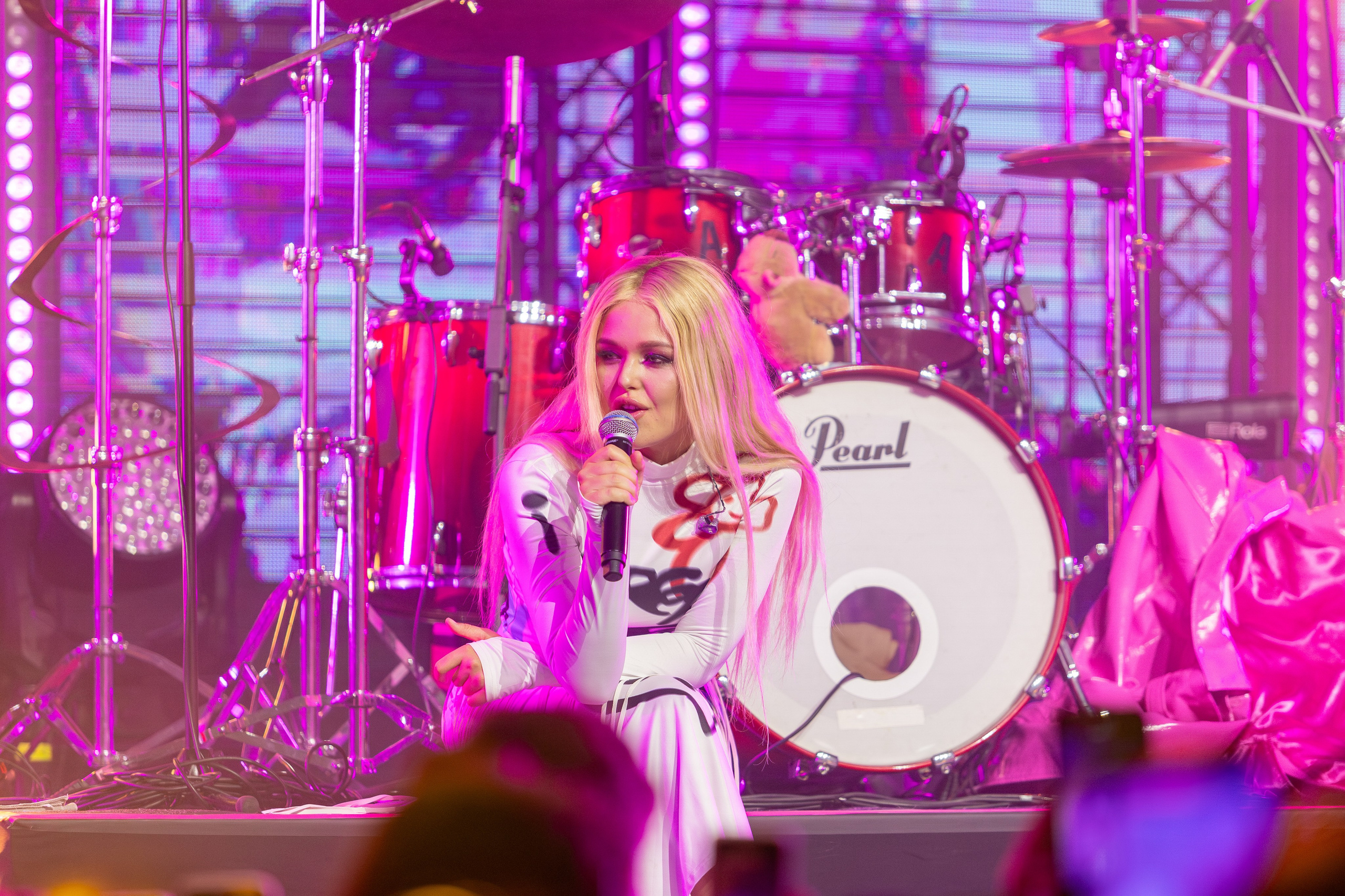 Концерт Насти Кравченко. Профессиональный интерьерный и репортажный фотограф Минск и РБ. Максим Орлов