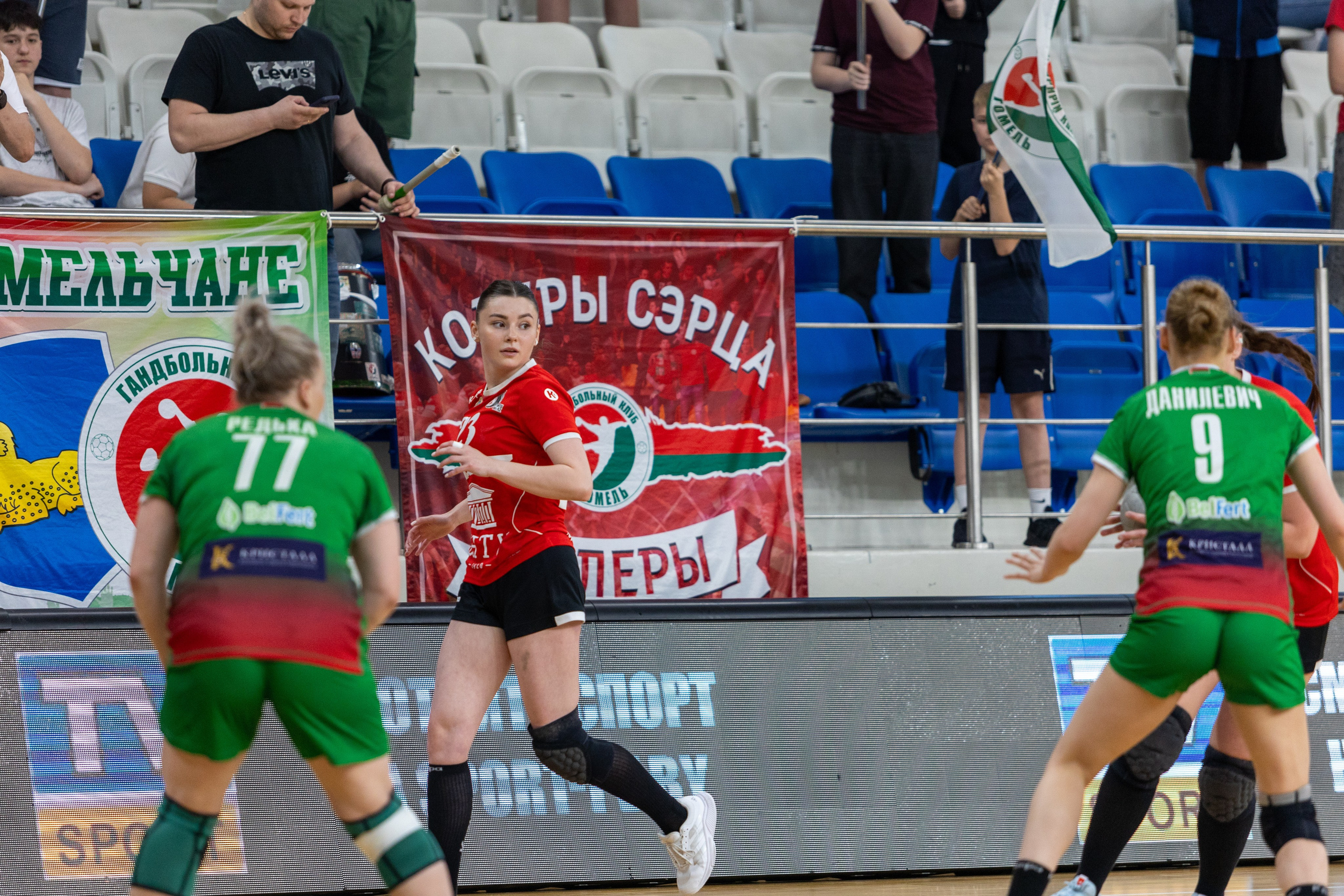 Гандбол. Финал. БНТУ — Гомель. 25.05.2024. Профессиональный интерьерный и репортажный фотограф Минск и РБ. Максим Орлов