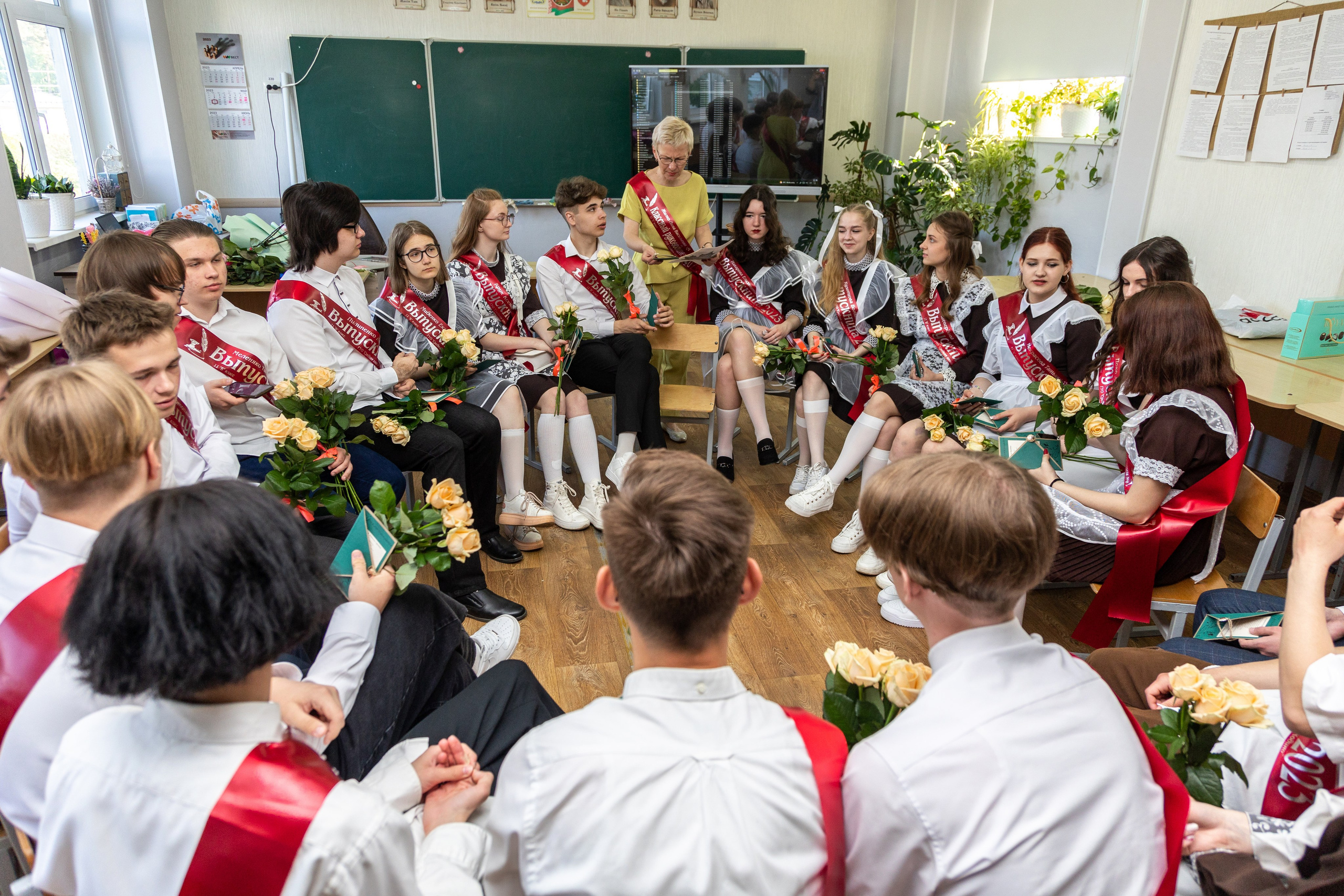 Выпускной в Жодино 2023. Профессиональный интерьерный и репортажный фотограф Минск и РБ. Максим Орлов