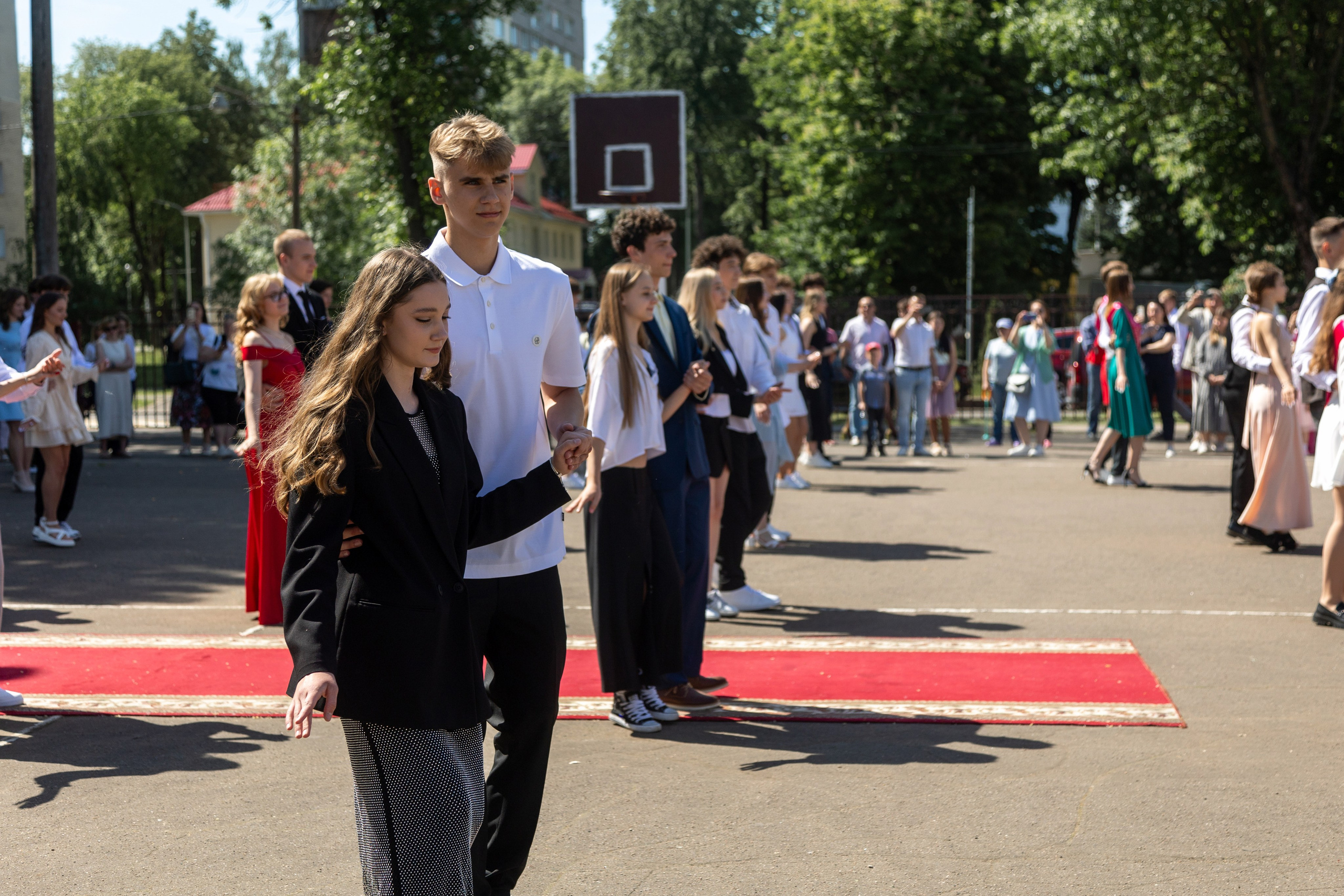 Школа 47. Последний звонок. Профессиональный интерьерный и репортажный фотограф Минск и РБ. Максим Орлов