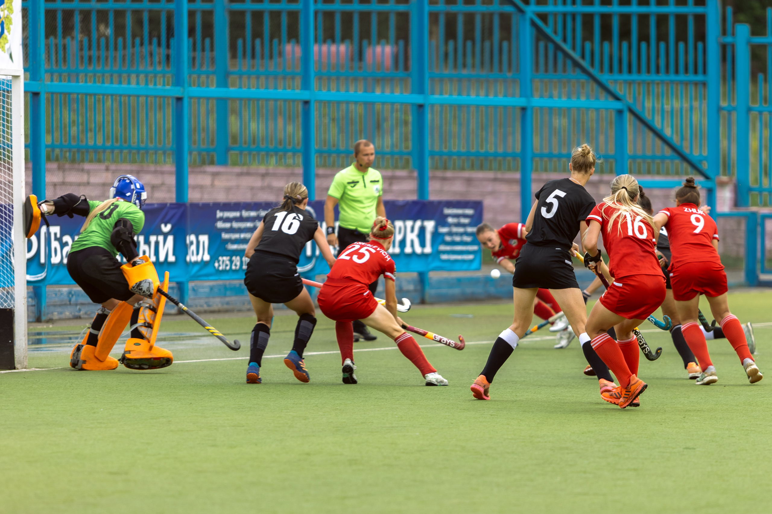 Хоккей на траве. Девушки. Минск — Виктория. 16.06.2024. Профессиональный интерьерный и репортажный фотограф Минск и РБ. Максим Орлов