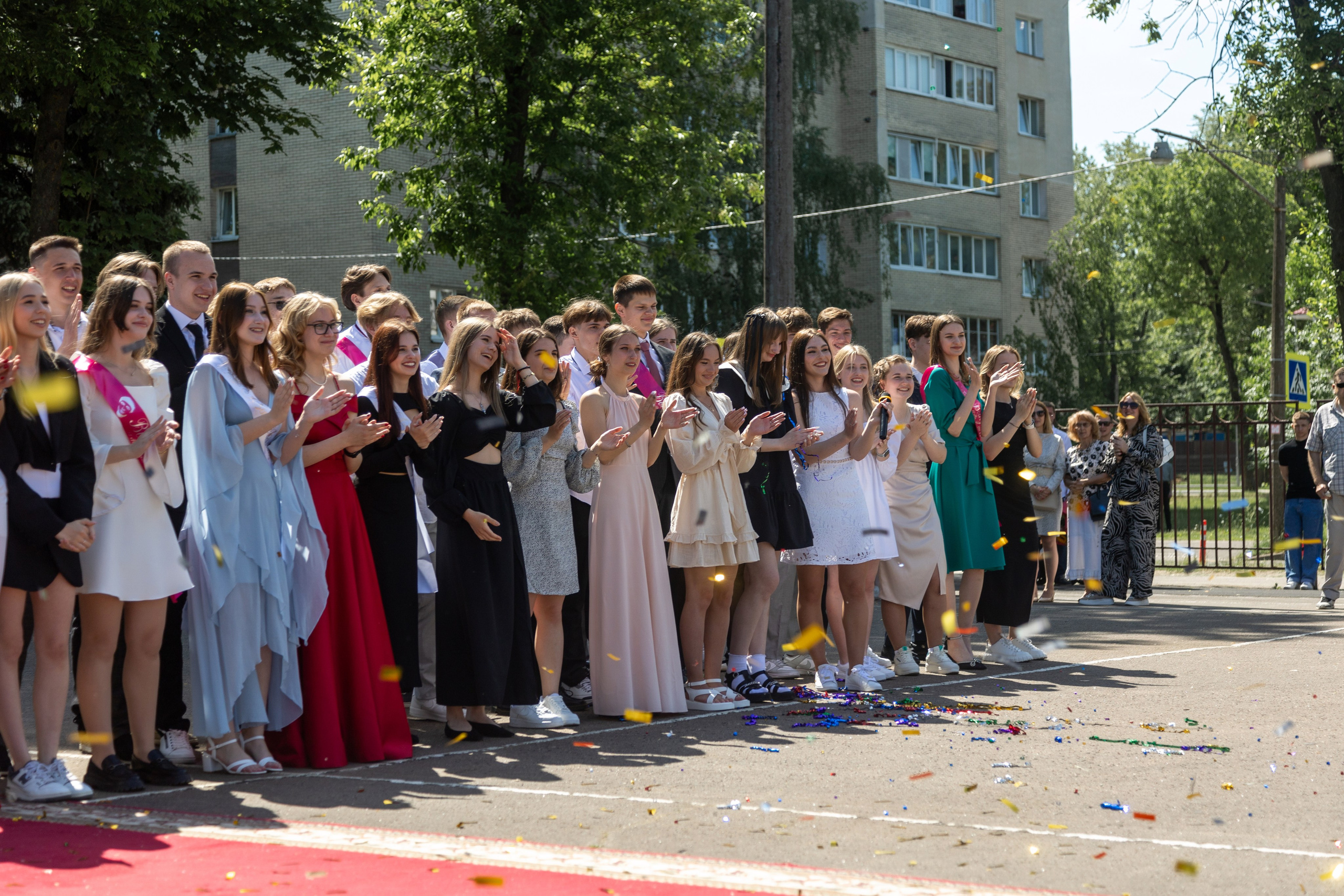 Школа 47. Последний звонок. Профессиональный интерьерный и репортажный фотограф Минск и РБ. Максим Орлов