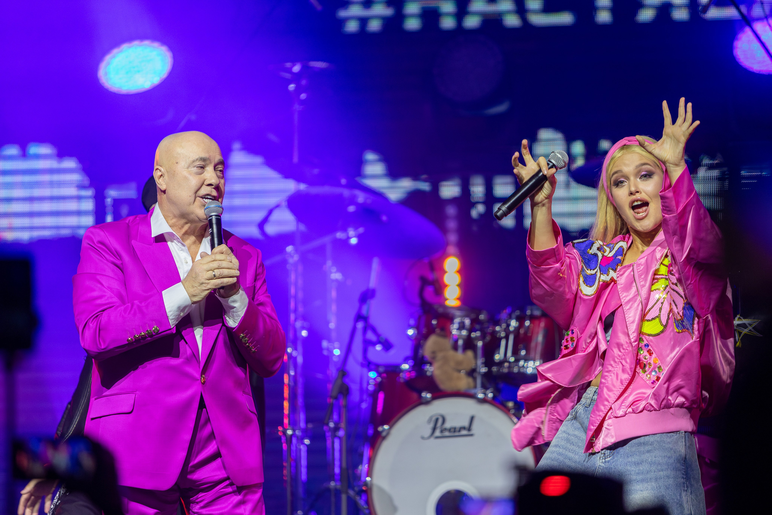 Концерт Насти Кравченко. Профессиональный интерьерный и репортажный фотограф Минск и РБ. Максим Орлов