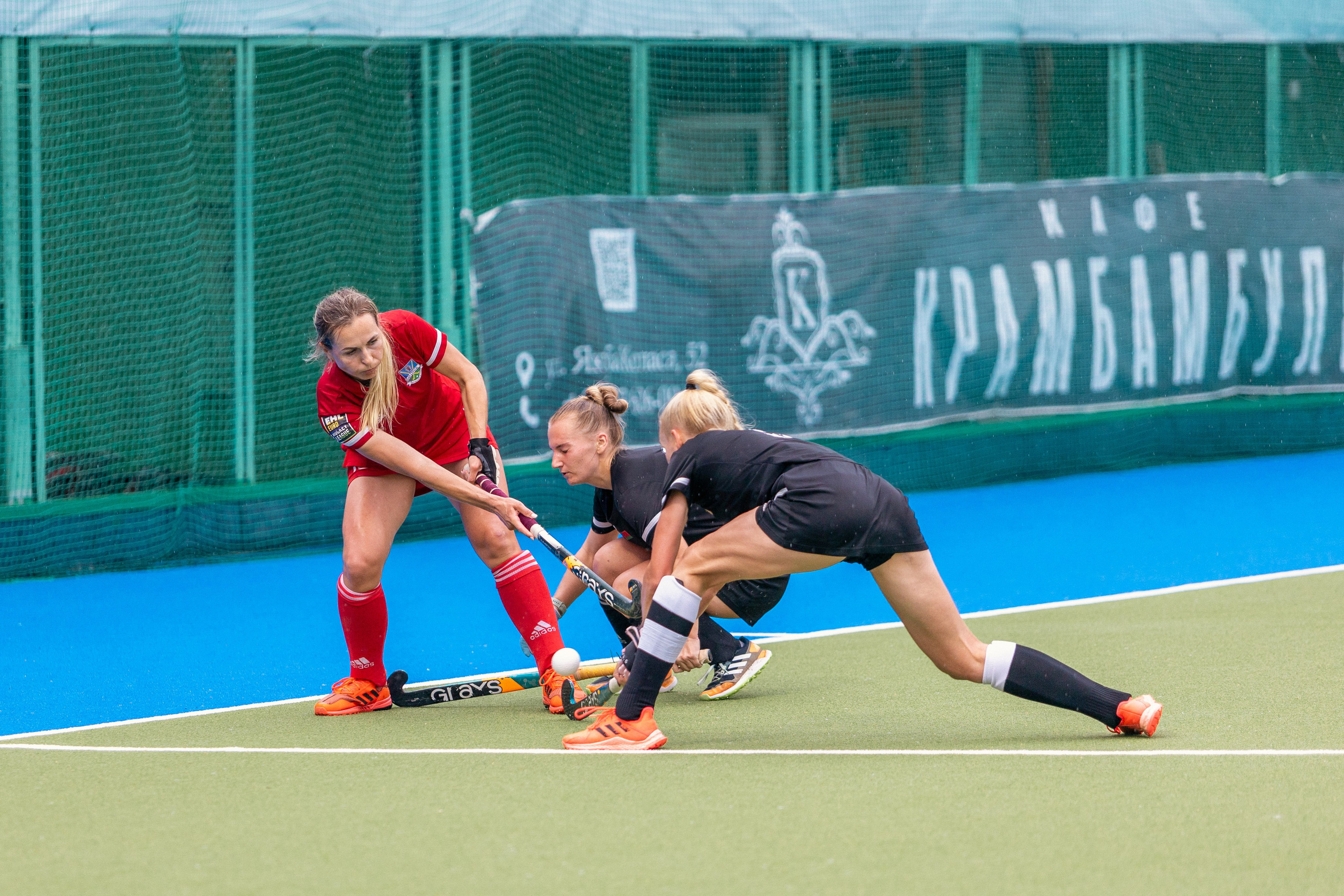 Хоккей на траве. Девушки. ХК Минск — ХК Виктория (Смолевичи) 10.06.2024. Профессиональный интерьерный и репортажный фотограф Минск и РБ. Максим Орлов