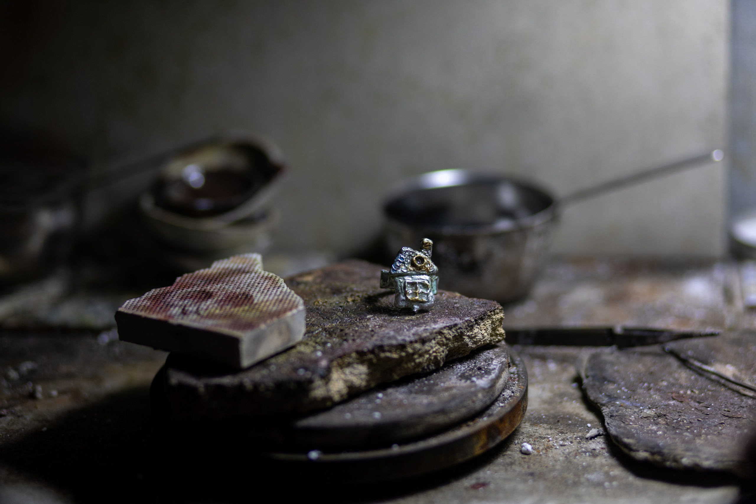 В ювелирной мастерской Артура Николаевича. Профессиональный интерьерный и репортажный фотограф Минск и РБ. Максим Орлов