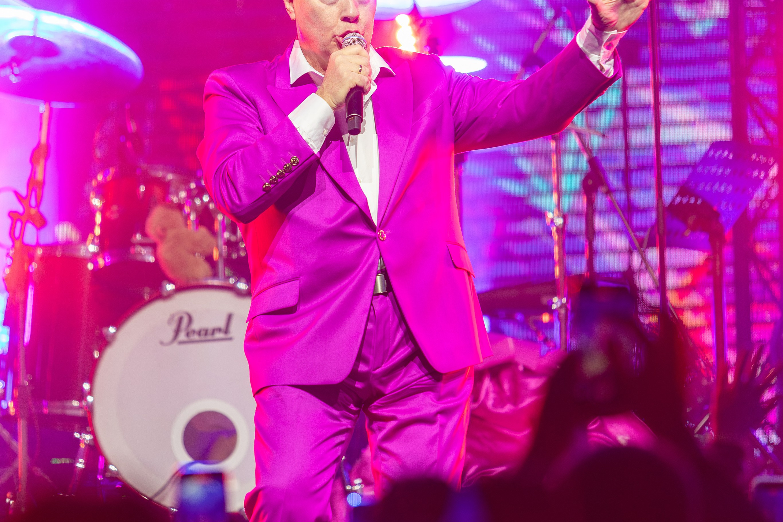 Концерт Насти Кравченко. Профессиональный интерьерный и репортажный фотограф Минск и РБ. Максим Орлов