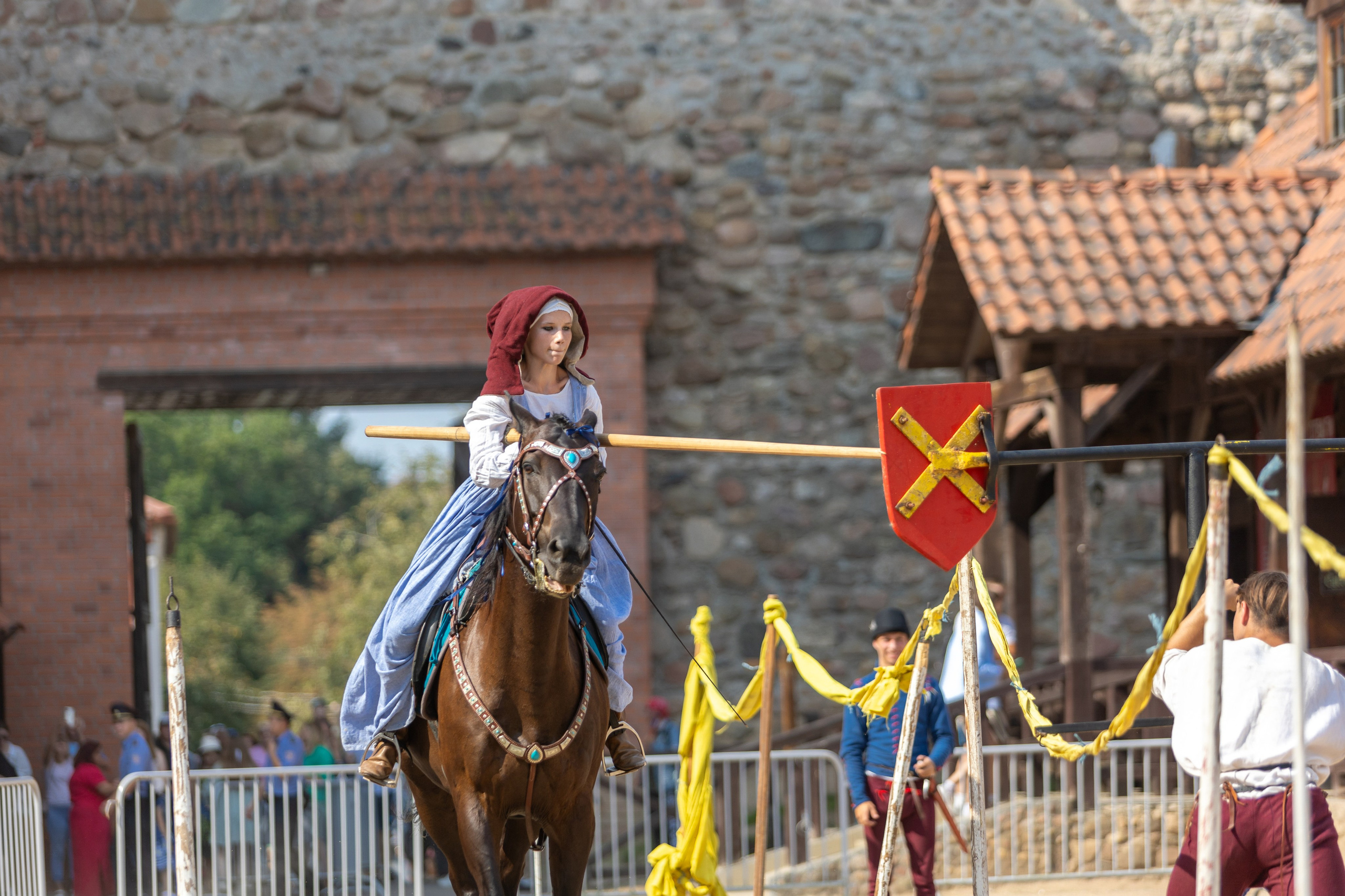 Выступление «Золотой шпоры» на празднике города Лиды. Профессиональный интерьерный и репортажный фотограф Минск и РБ. Максим Орлов