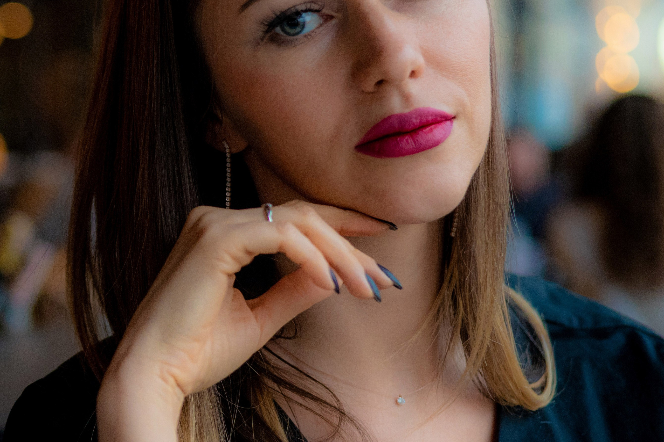 Оля и Юля в кафе «Березка». Профессиональный интерьерный и репортажный фотограф Минск и РБ. Максим Орлов