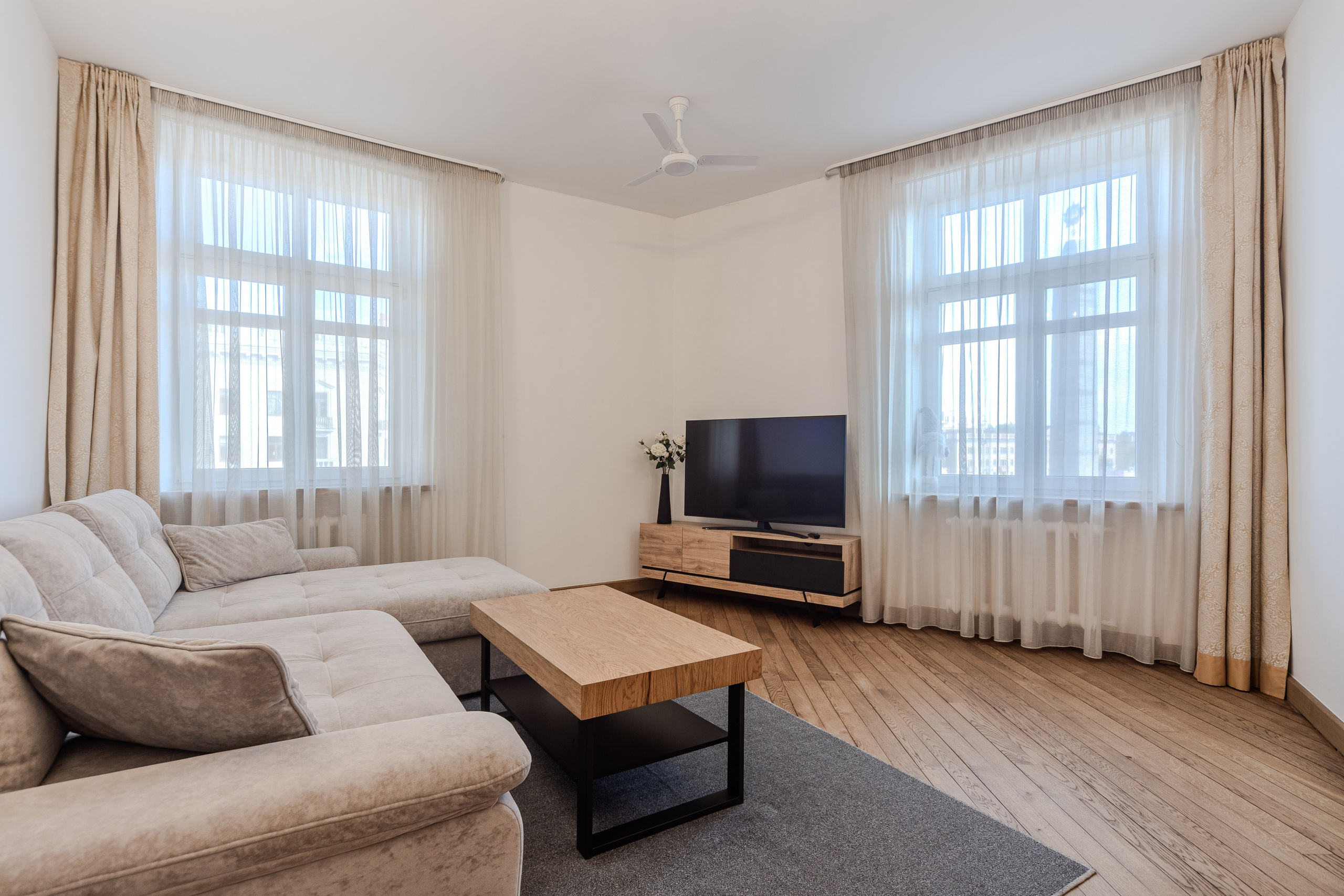 Независимости 37. Профессиональный интерьерный и репортажный фотограф Минск и РБ. Максим Орлов