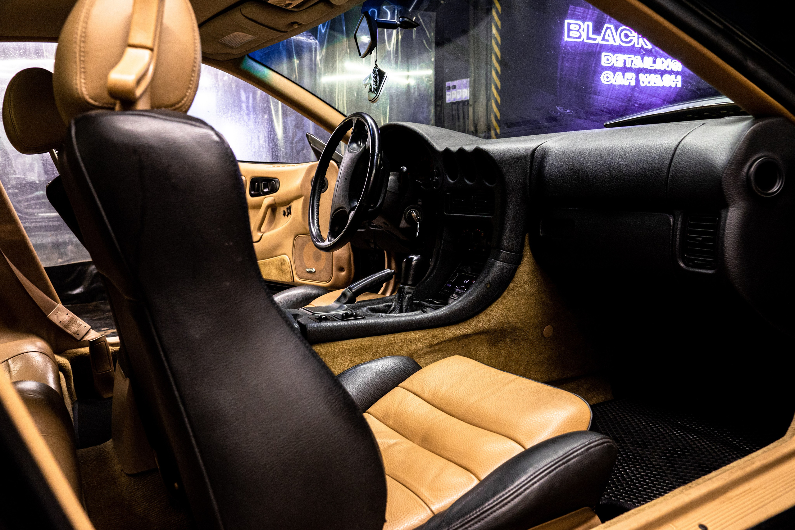 Митсубиси 3000GT. Профессиональный интерьерный и репортажный фотограф Минск и РБ. Максим Орлов