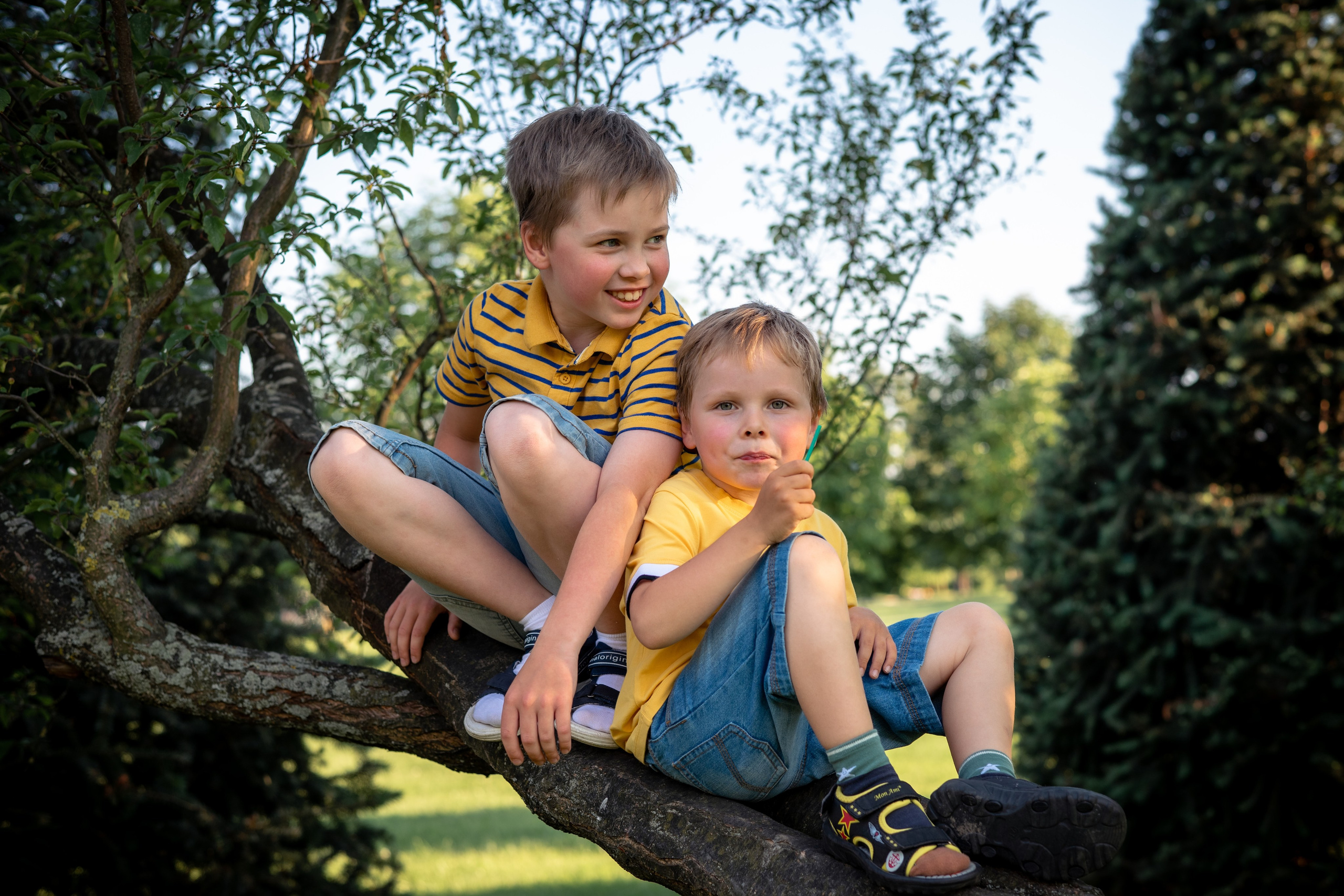 Максим, Алеся и их дети (Кирим, Федя и Зоя). Профессиональный интерьерный и репортажный фотограф Минск и РБ. Максим Орлов