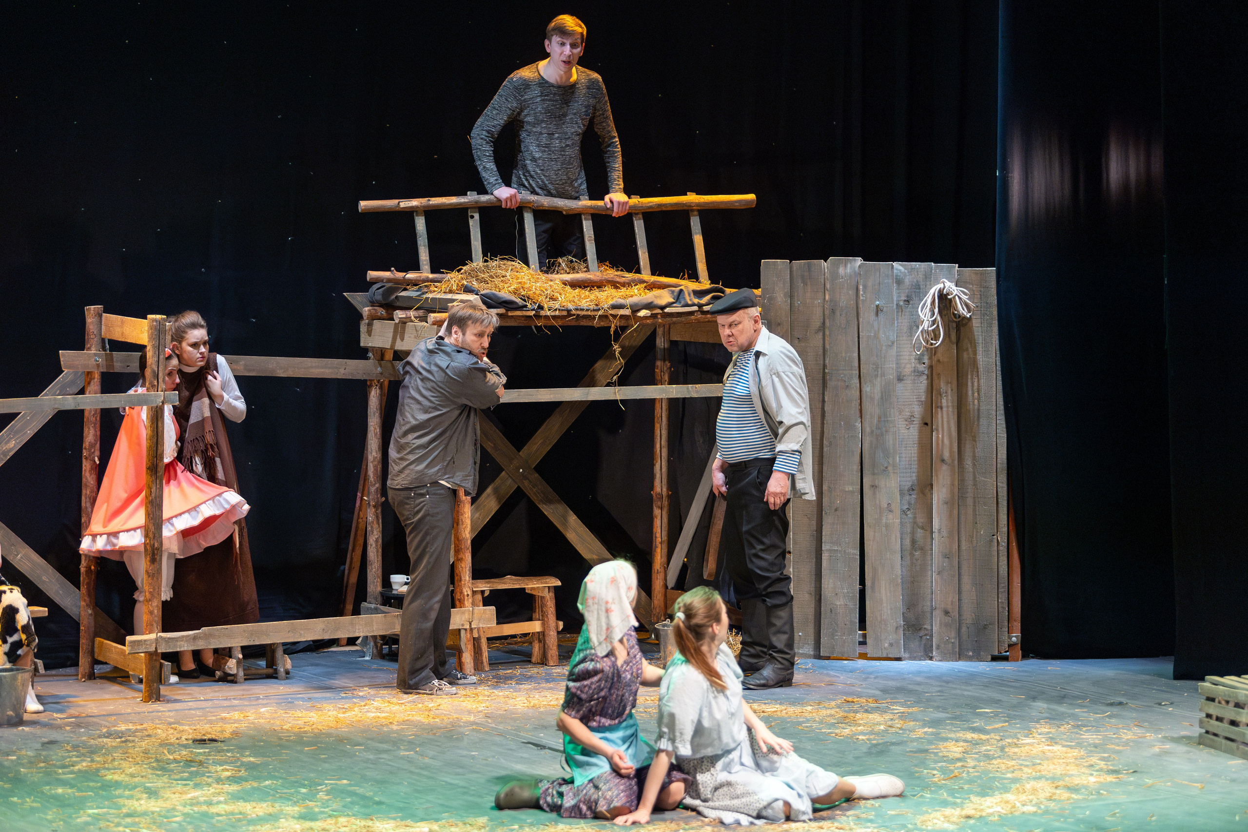 Театр белорусской армии «Очень простая история». Профессиональный интерьерный и репортажный фотограф Минск и РБ. Максим Орлов