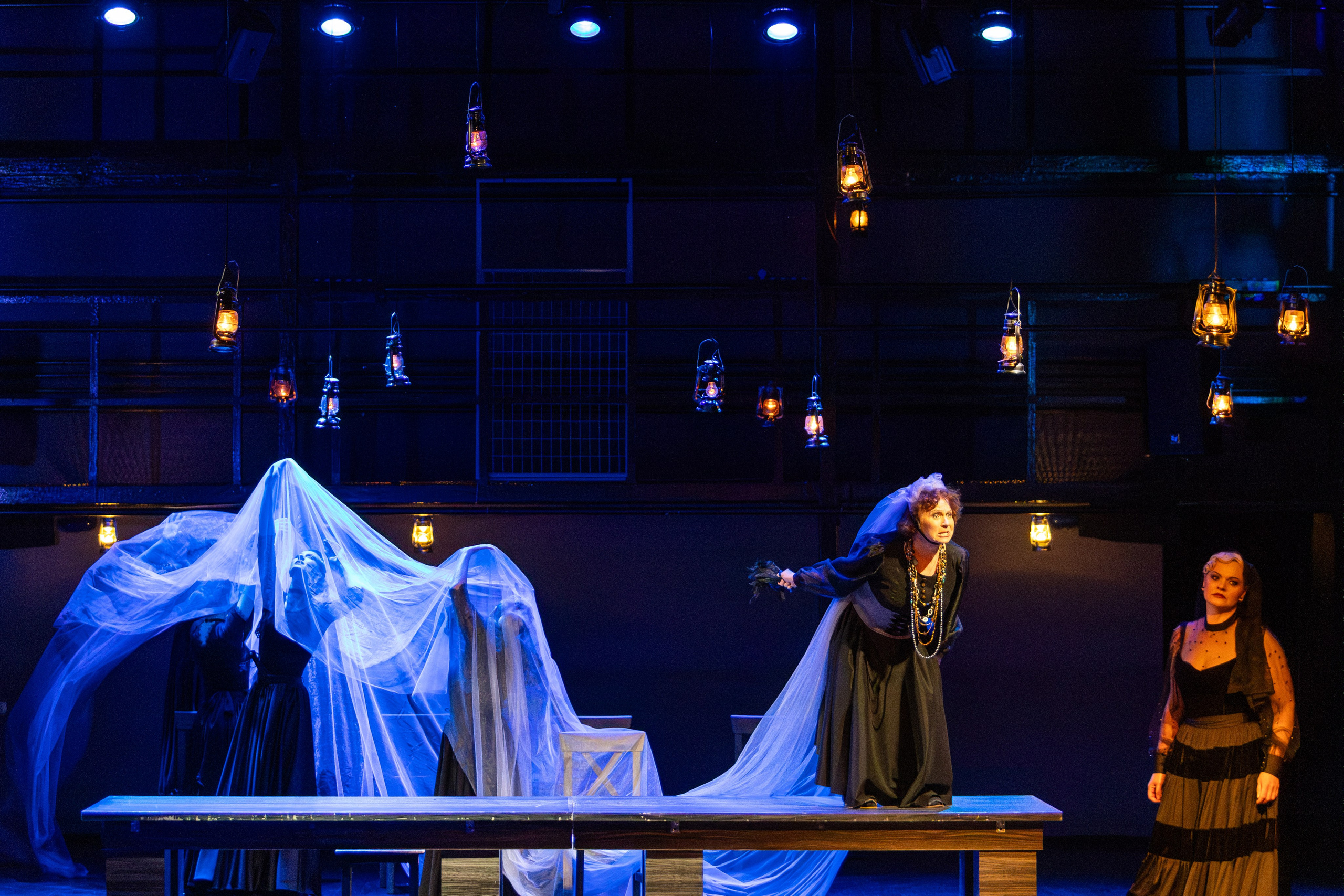 Новый театр «Дом Бернарды Альбы». Профессиональный интерьерный и репортажный фотограф Минск и РБ. Максим Орлов