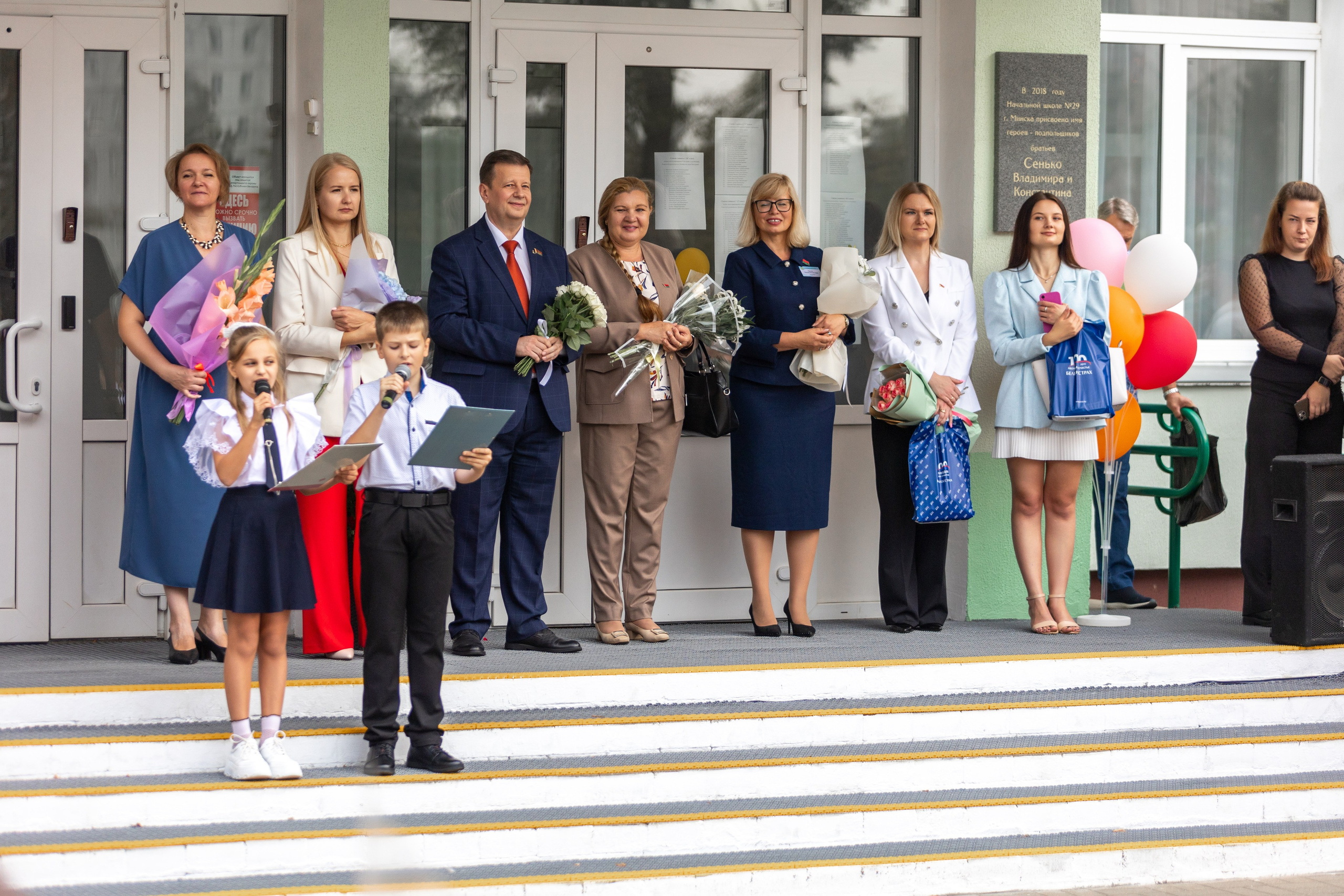 Линейка 1-го сентября. Профессиональный интерьерный и репортажный фотограф Минск и РБ. Максим Орлов
