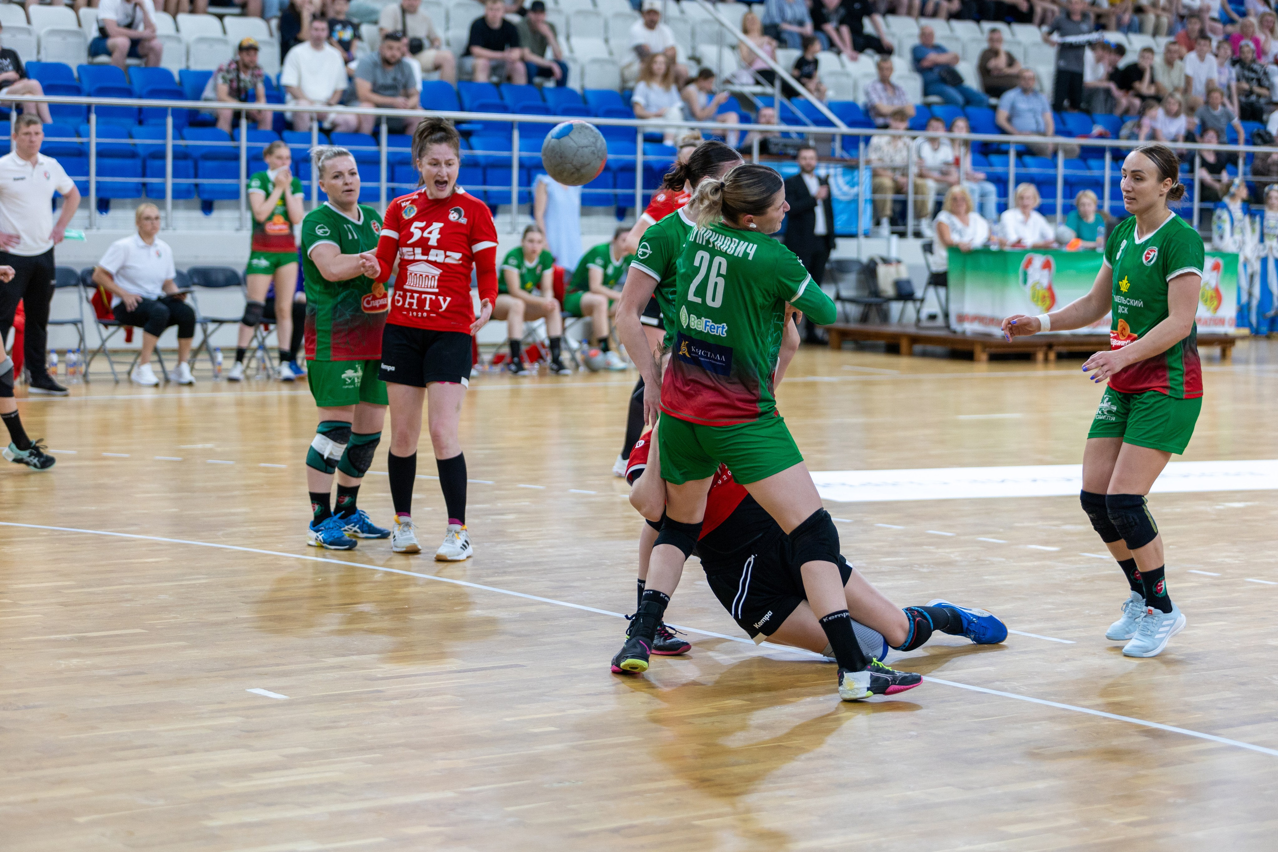 Гандбол. Финал. БНТУ — Гомель. 25.05.2024. Профессиональный интерьерный и репортажный фотограф Минск и РБ. Максим Орлов