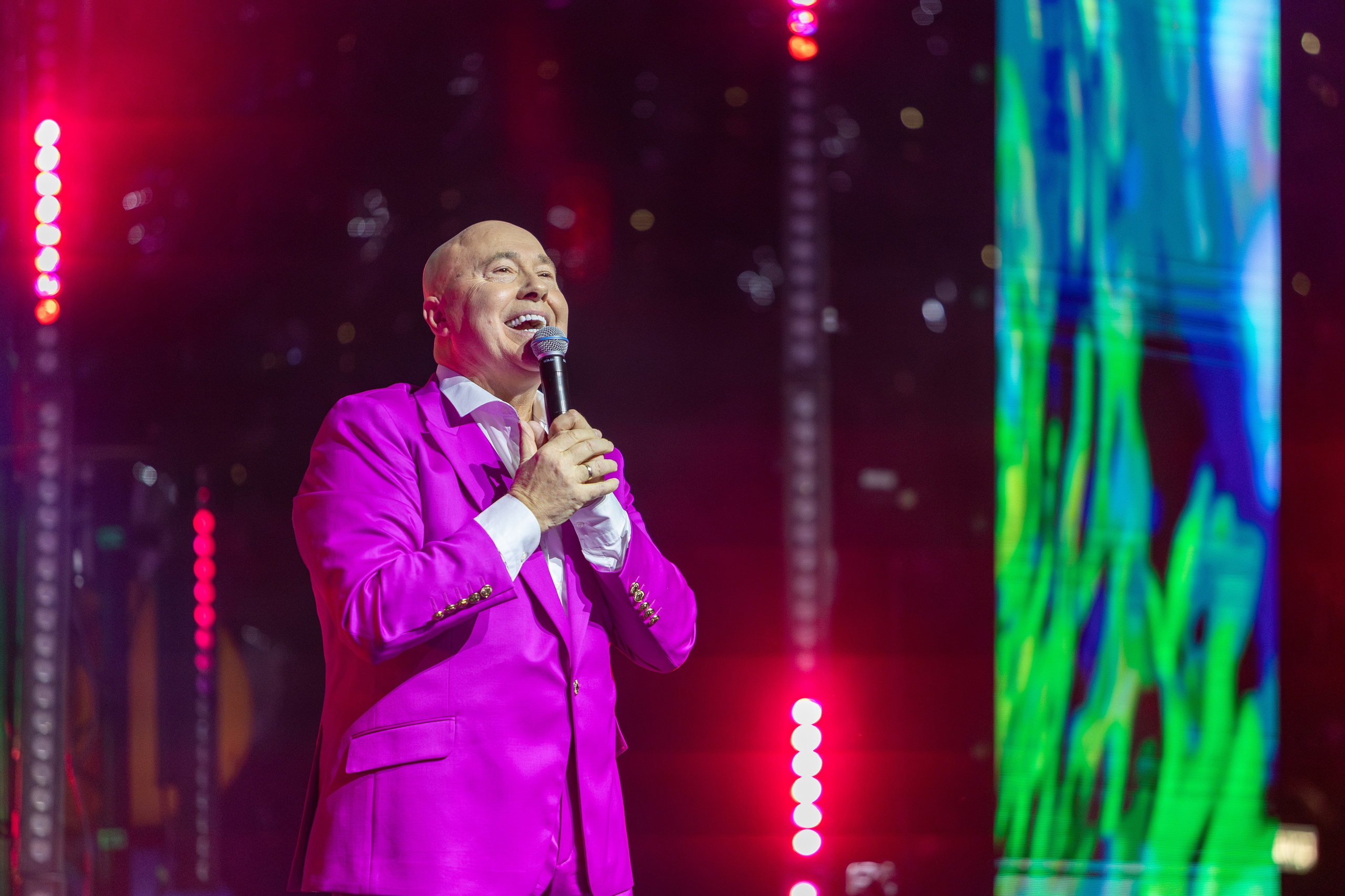 Концерт Насти Кравченко. Профессиональный интерьерный и репортажный фотограф Минск и РБ. Максим Орлов