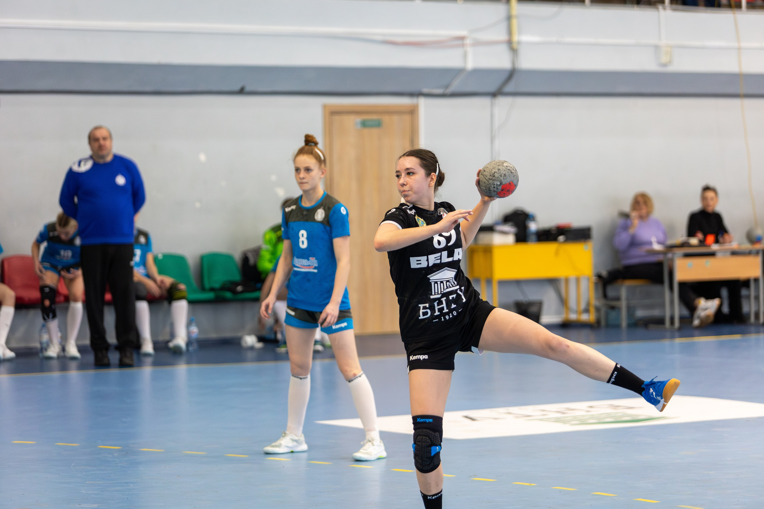 Гандбол. Лучшие кадры. БНТУ — Витебчанка. Профессиональный интерьерный и репортажный фотограф Минск и РБ. Максим Орлов